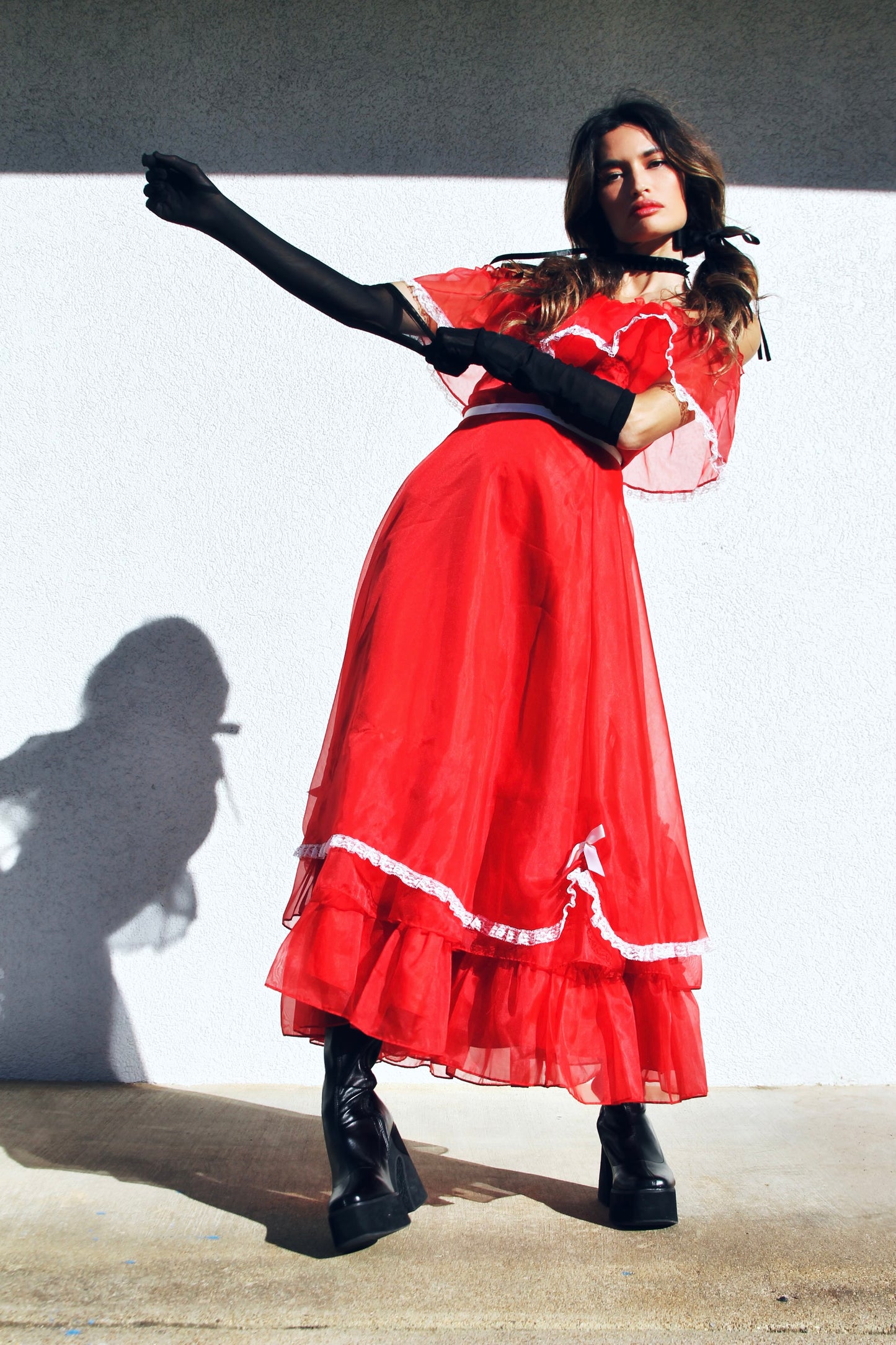 ROSES ARE RED off the shoulder midi dress *TRUE VINTAGE + FOXY FAVE* XS>> red + white accents
