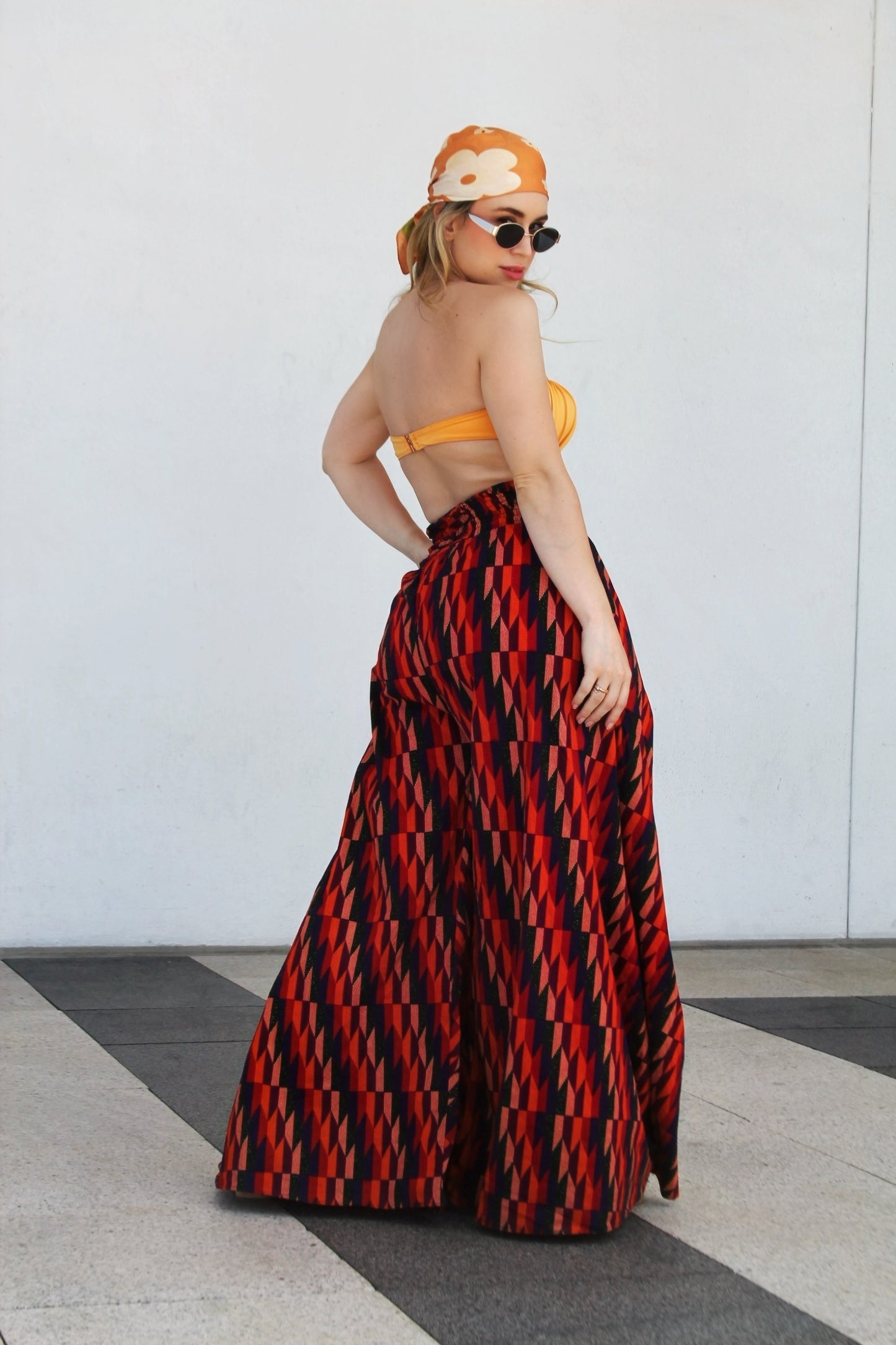 KALEIDOSCOPE QUEEN high waisted geometric print  + ultra wide leg pants *VINTAGE* >> multicolor