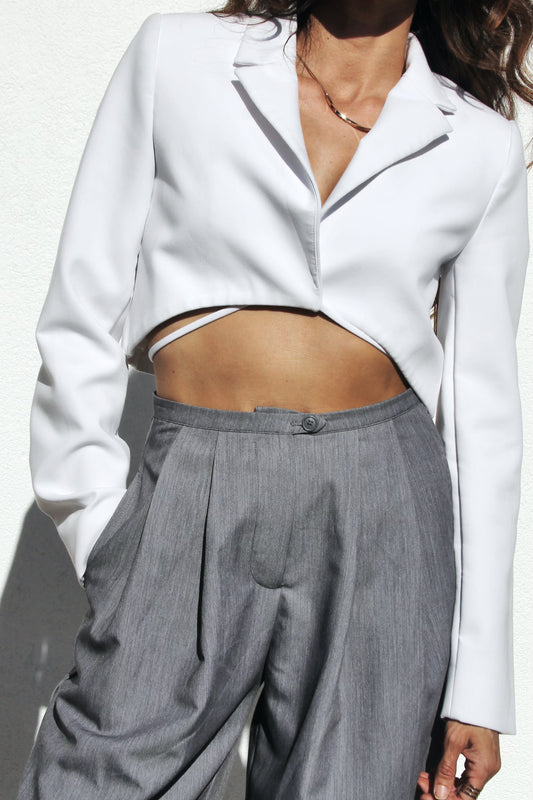 FIRST CLASS ultra crop + wrap blazer, small >> stark white