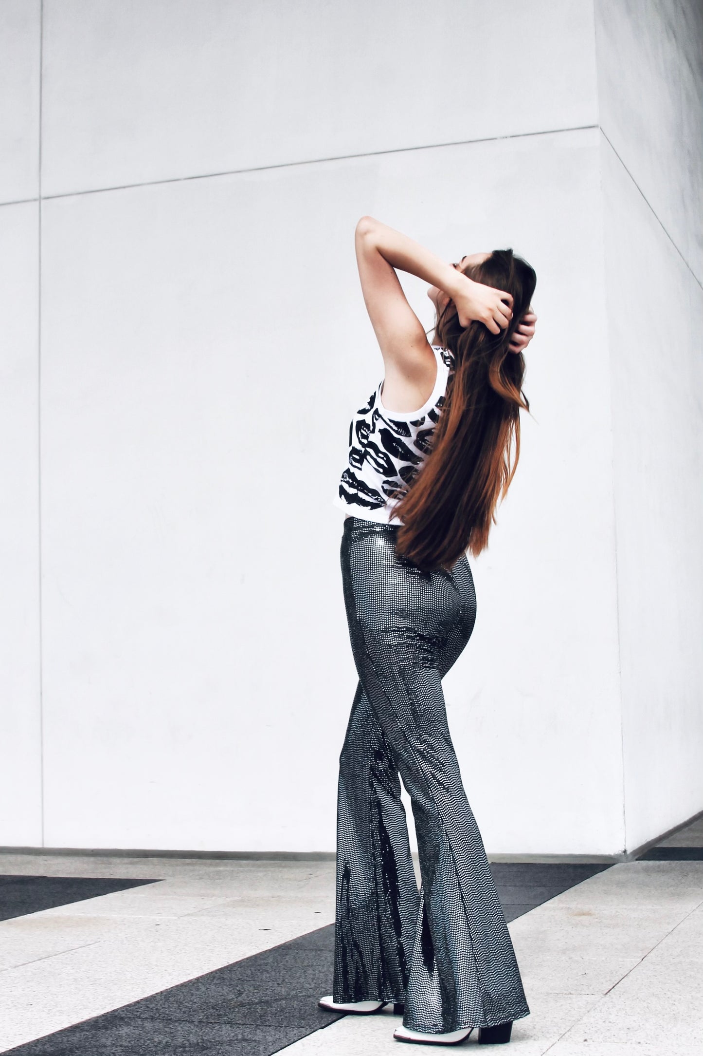 SUGAR LIPS graphic lips tank, medium >> black + white