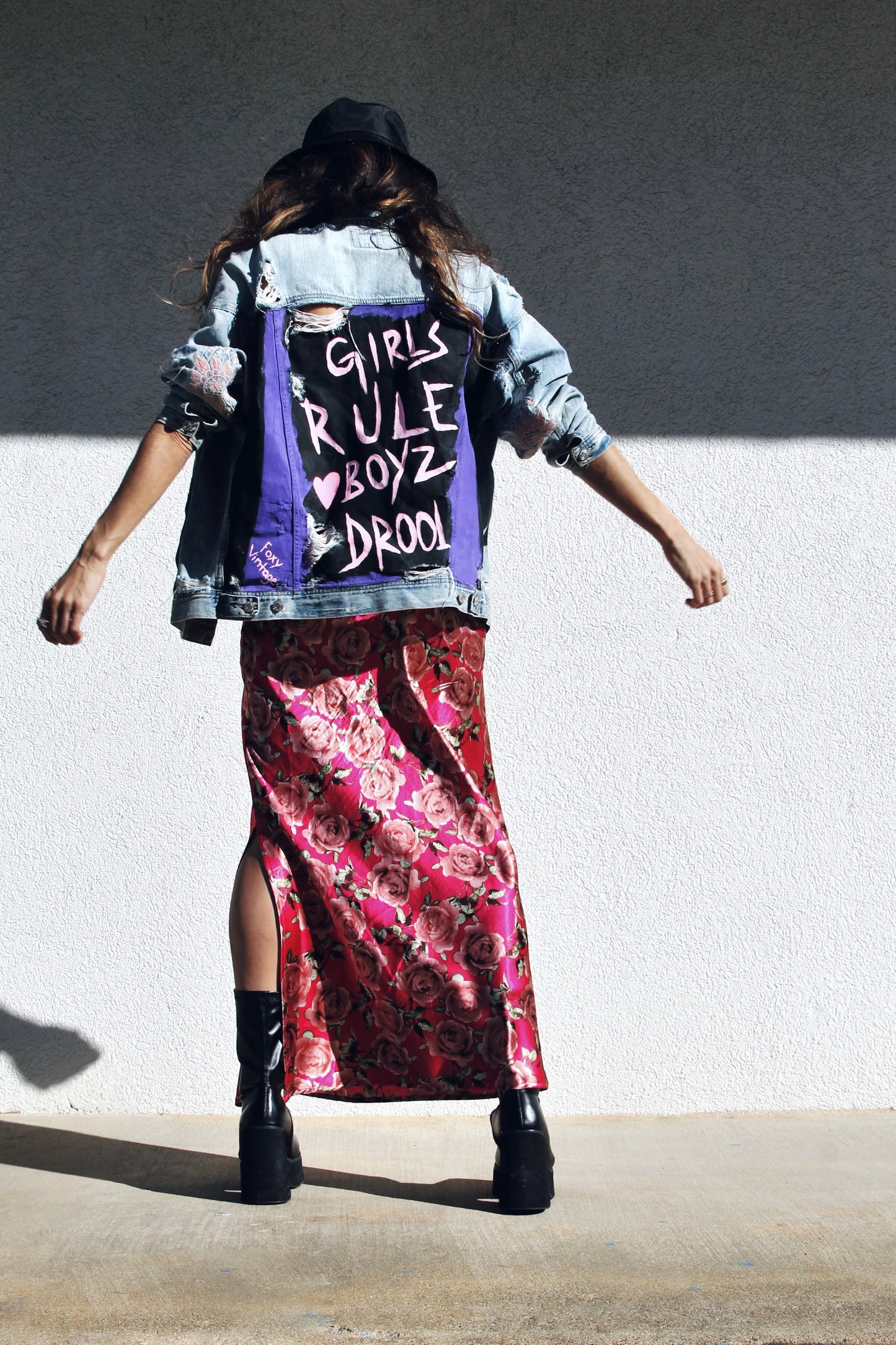 GIRLS RULE BOYZ DROOL hand painted distressed denim jacket, small *FOXY FABLE ORIGINAL + FOXY FAVE* >> light wash + floral