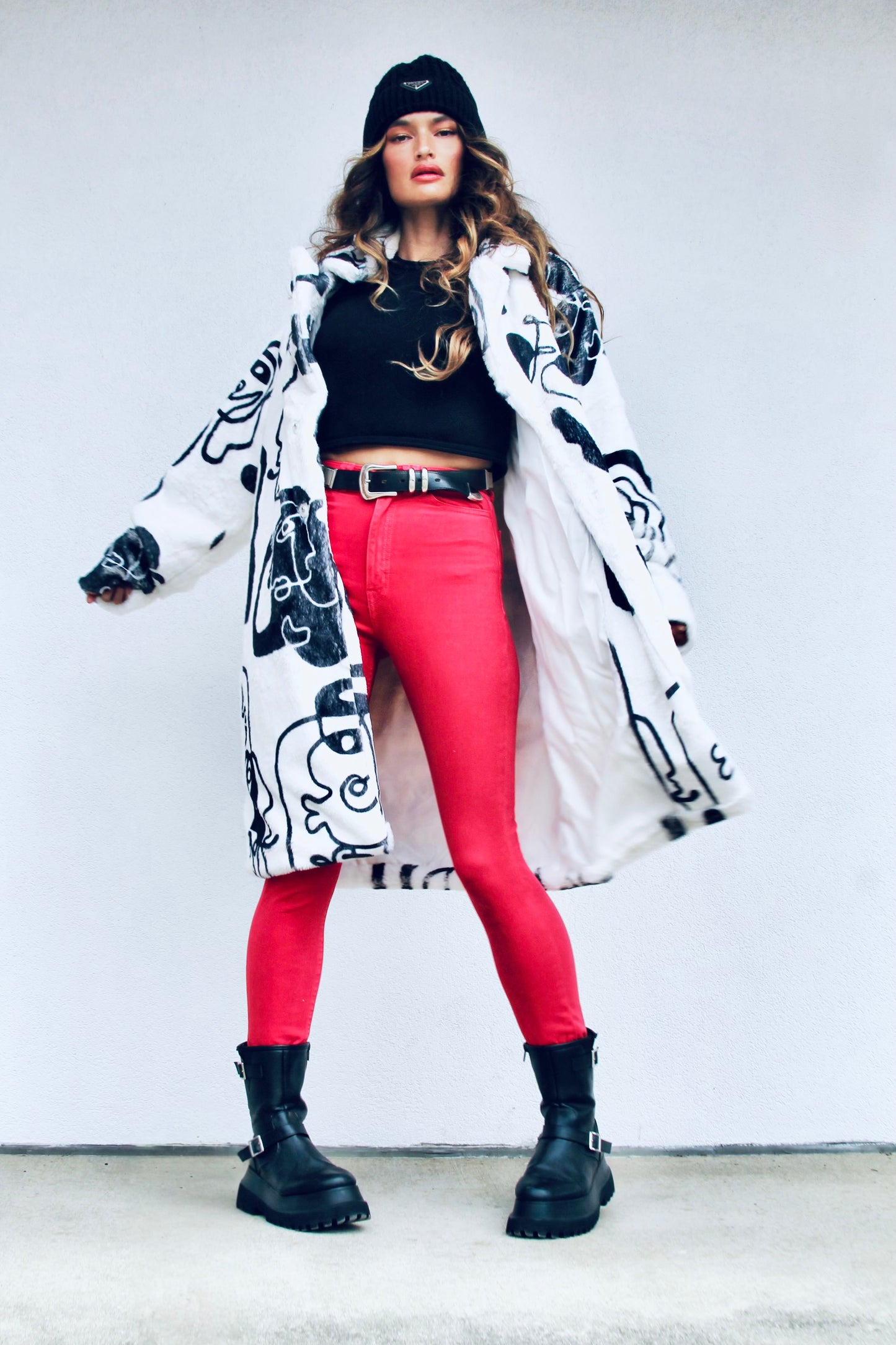 DECO VISAGE super plush + faux fur jacket, size XL>> black + white