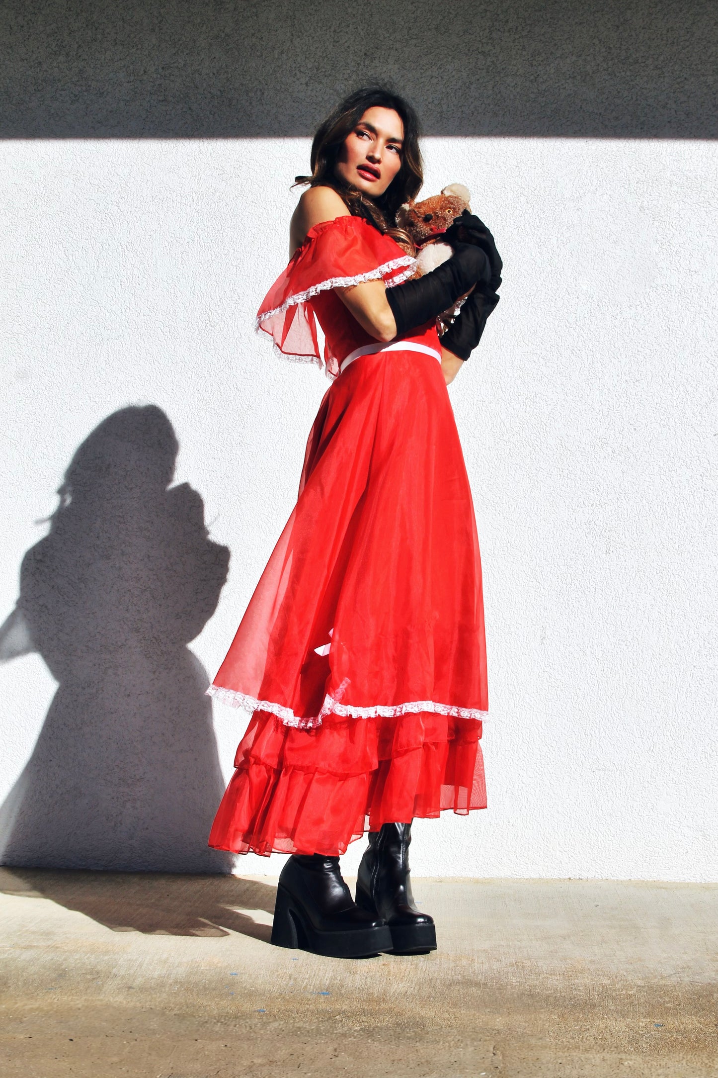 ROSES ARE RED off the shoulder midi dress *TRUE VINTAGE + FOXY FAVE* XS>> red + white accents