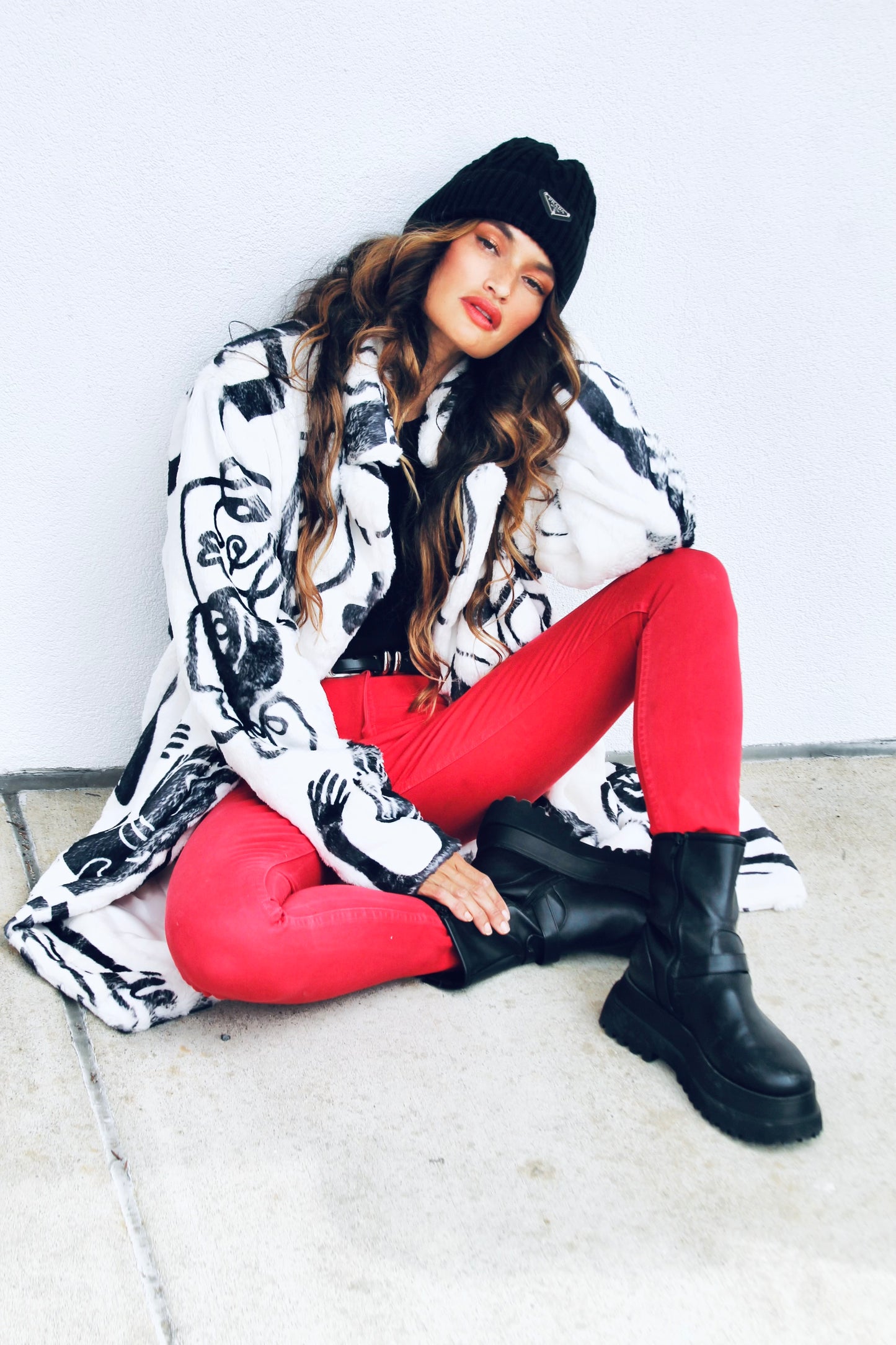 DECO VISAGE super plush + faux fur jacket, size XL>> black + white