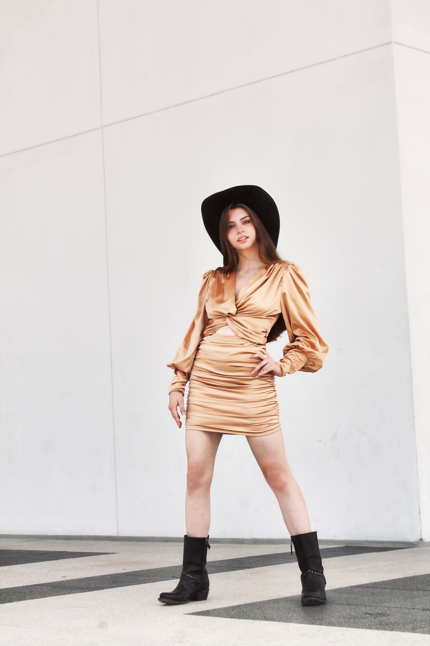 SET ABLAZE twist-cutout mini dress, size medium, Glamaker >> gold glow