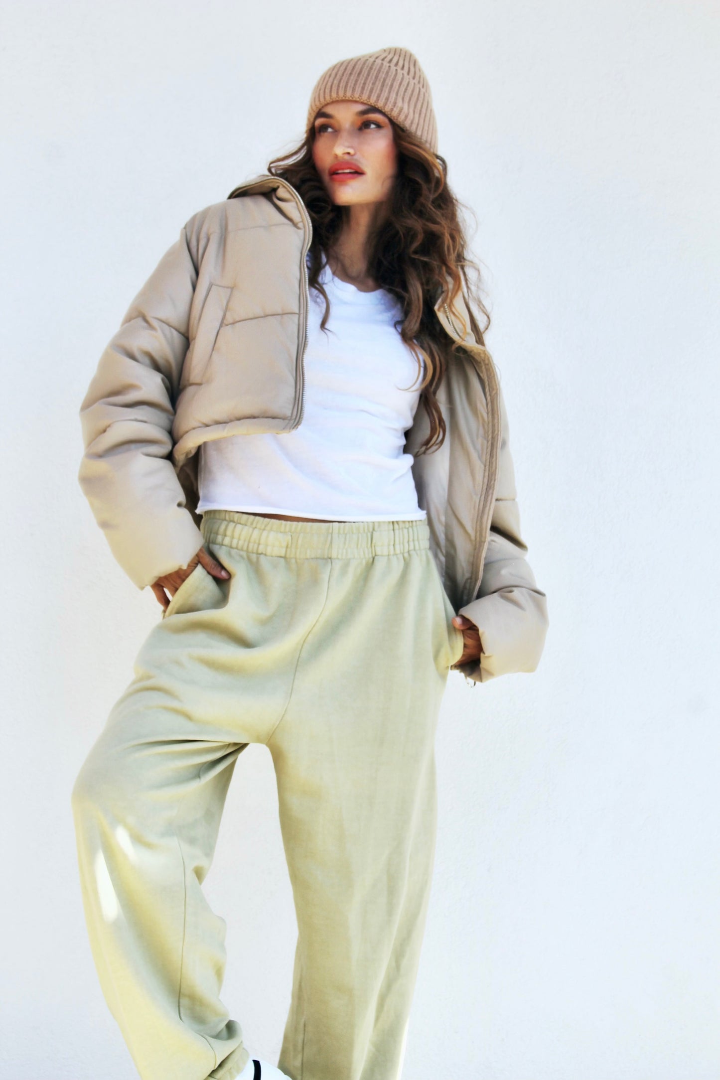 UNTOUCHABLE boyfriend fit sweat pants, medium, BDG >> desert sand