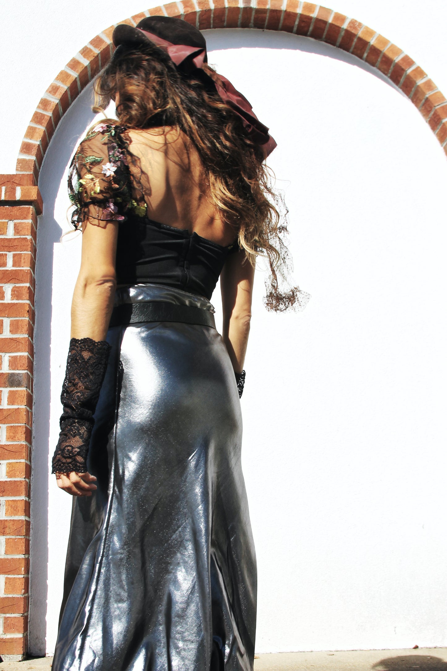 PETAL NOIR sheer puff sleeve bustier, small >> floral stitched applique