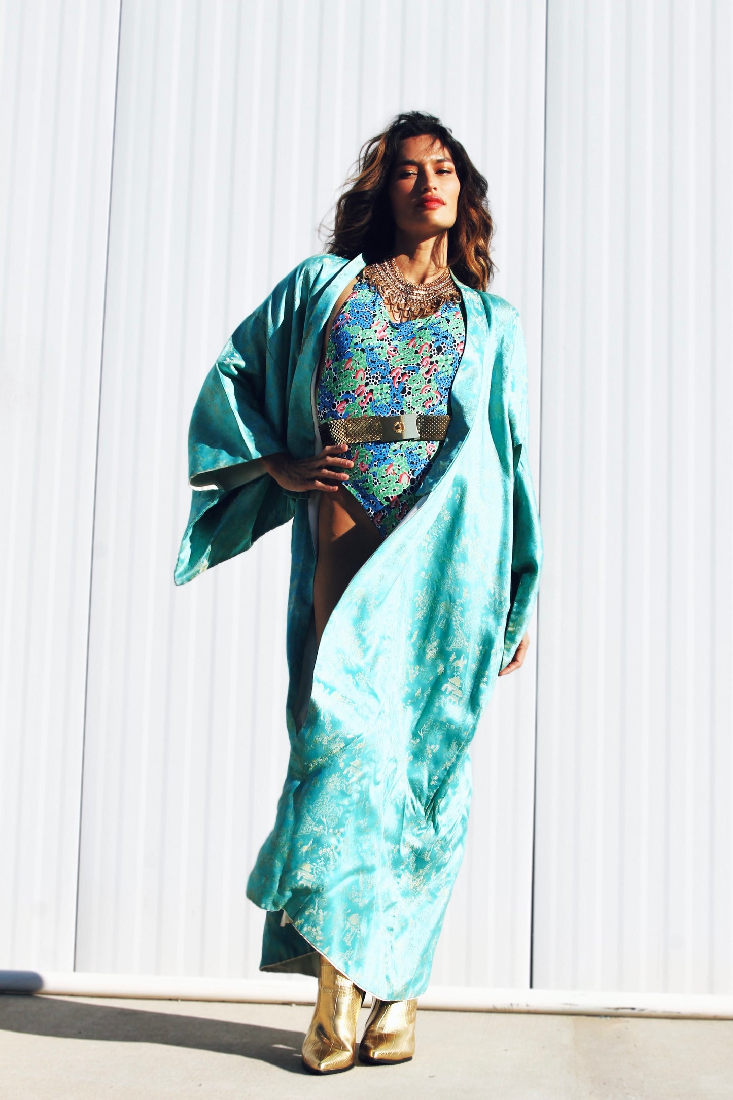 LOOKS CAN KILL custom + TRUE VINTAGE kimono *FOXY FAVE + MADE IN JAPAN* Grown >> turquoise blue + gold stitching