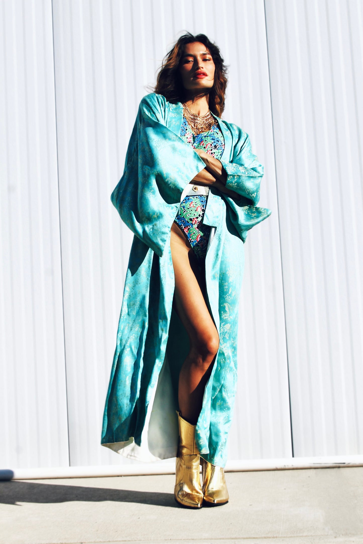 LOOKS CAN KILL custom + TRUE VINTAGE kimono *FOXY FAVE + MADE IN JAPAN* Grown >> turquoise blue + gold stitching