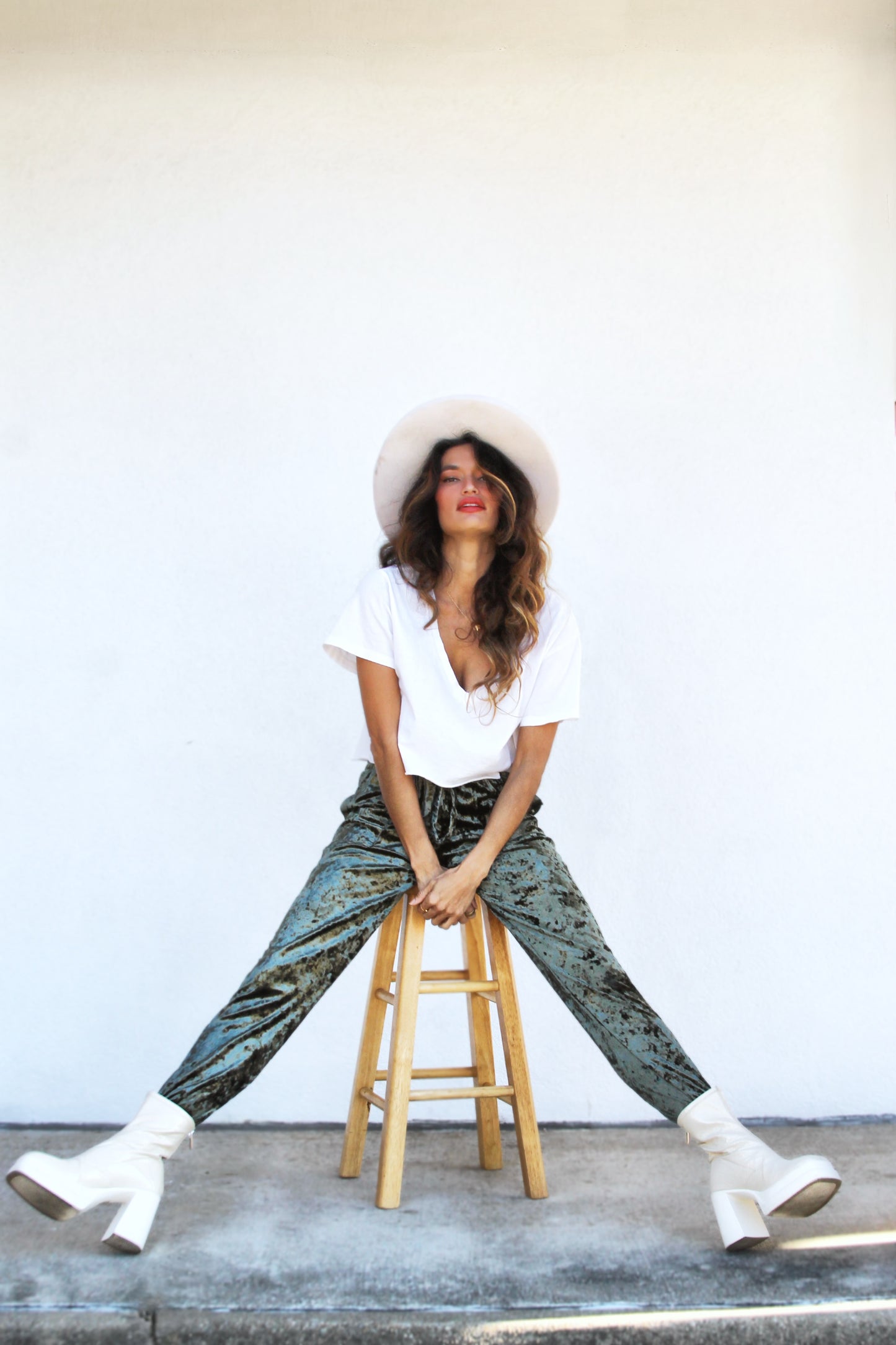 GLAMLETIC velvet joggers, medium >> sage