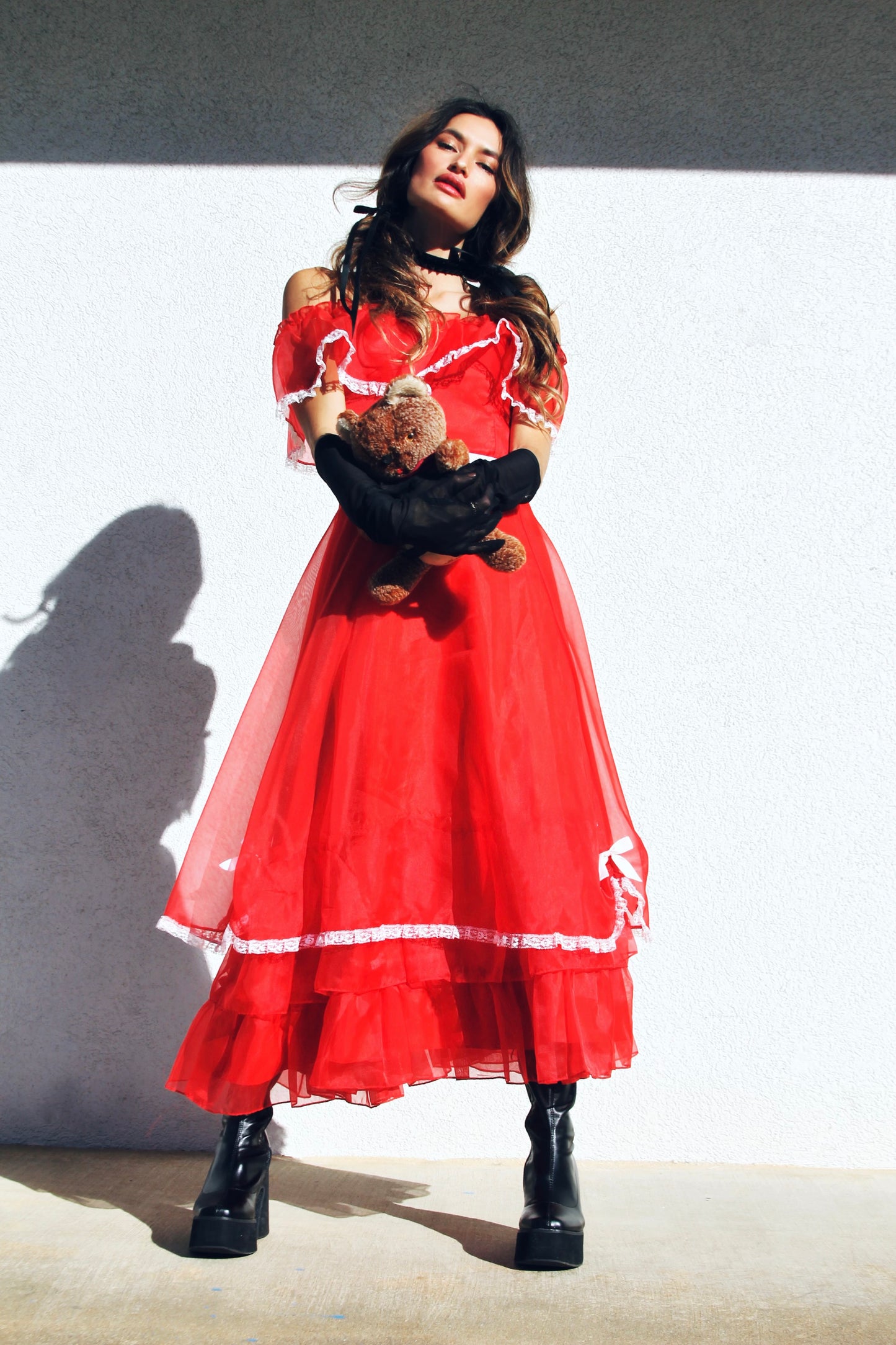 ROSES ARE RED off the shoulder midi dress *TRUE VINTAGE + FOXY FAVE* XS>> red + white accents