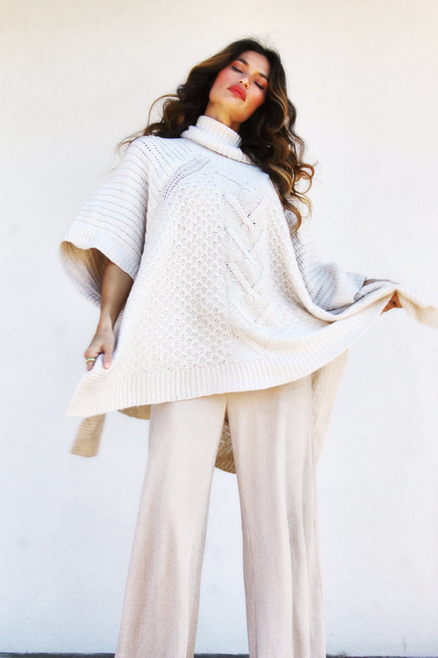 THE OVERSTATEMENT tunic sweater, large >> cream + flecks of golden