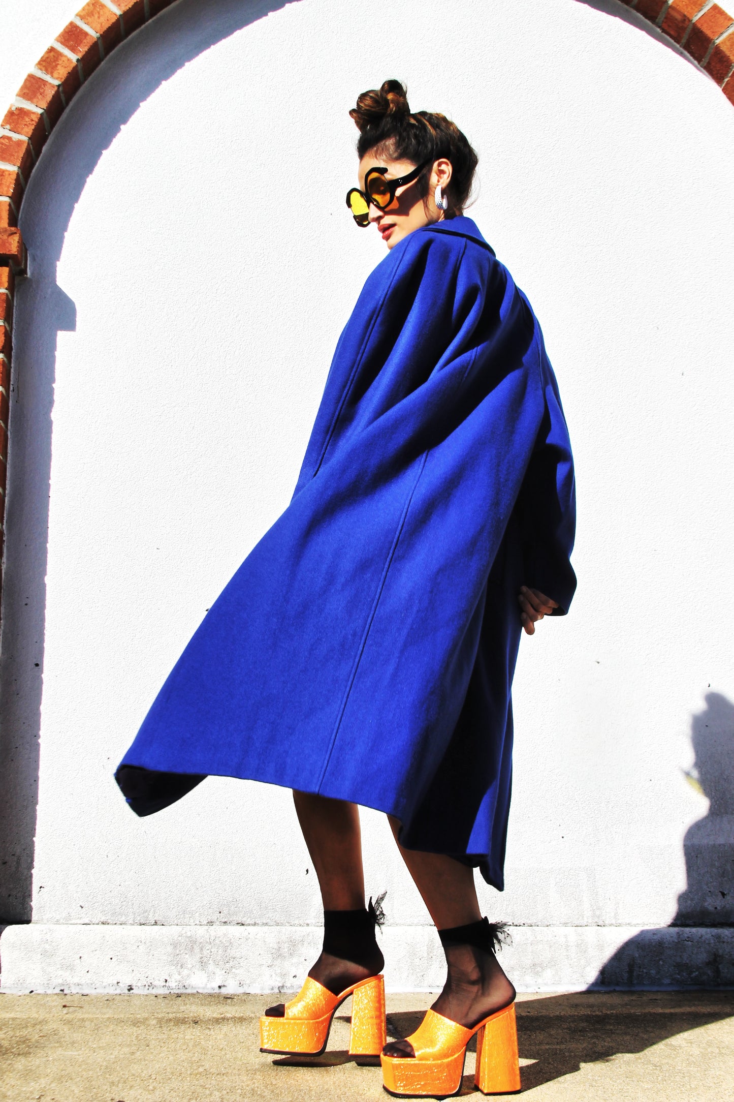 SHOCKWAVE circa 1980’s oversized jacket *MADE IN USA + VINTAGE* >> electric blue