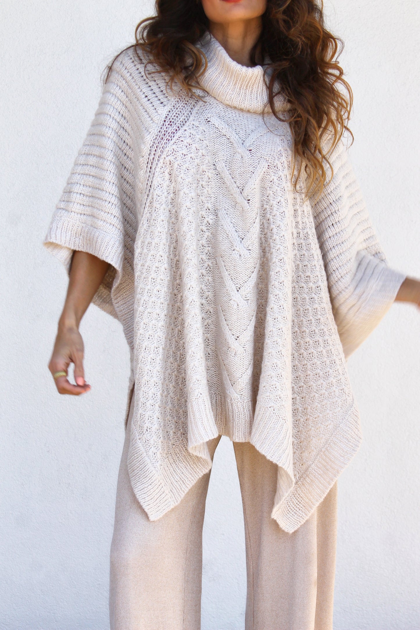 THE OVERSTATEMENT tunic sweater, large >> cream + flecks of golden