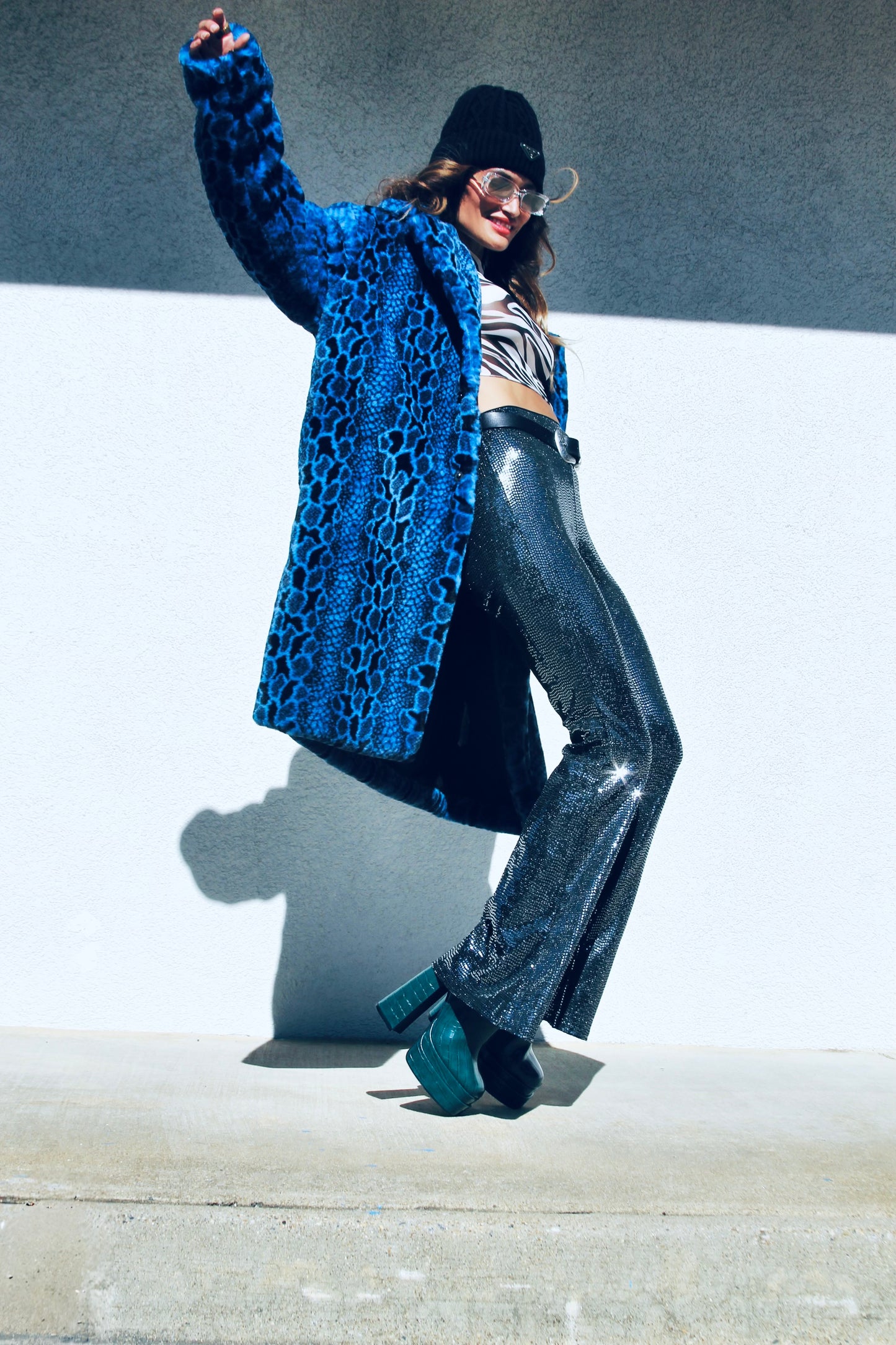 MEDUSA ultra plush + faux snake skin jacket *FOXY FAVE* men’s medium / XL women >> electric blue