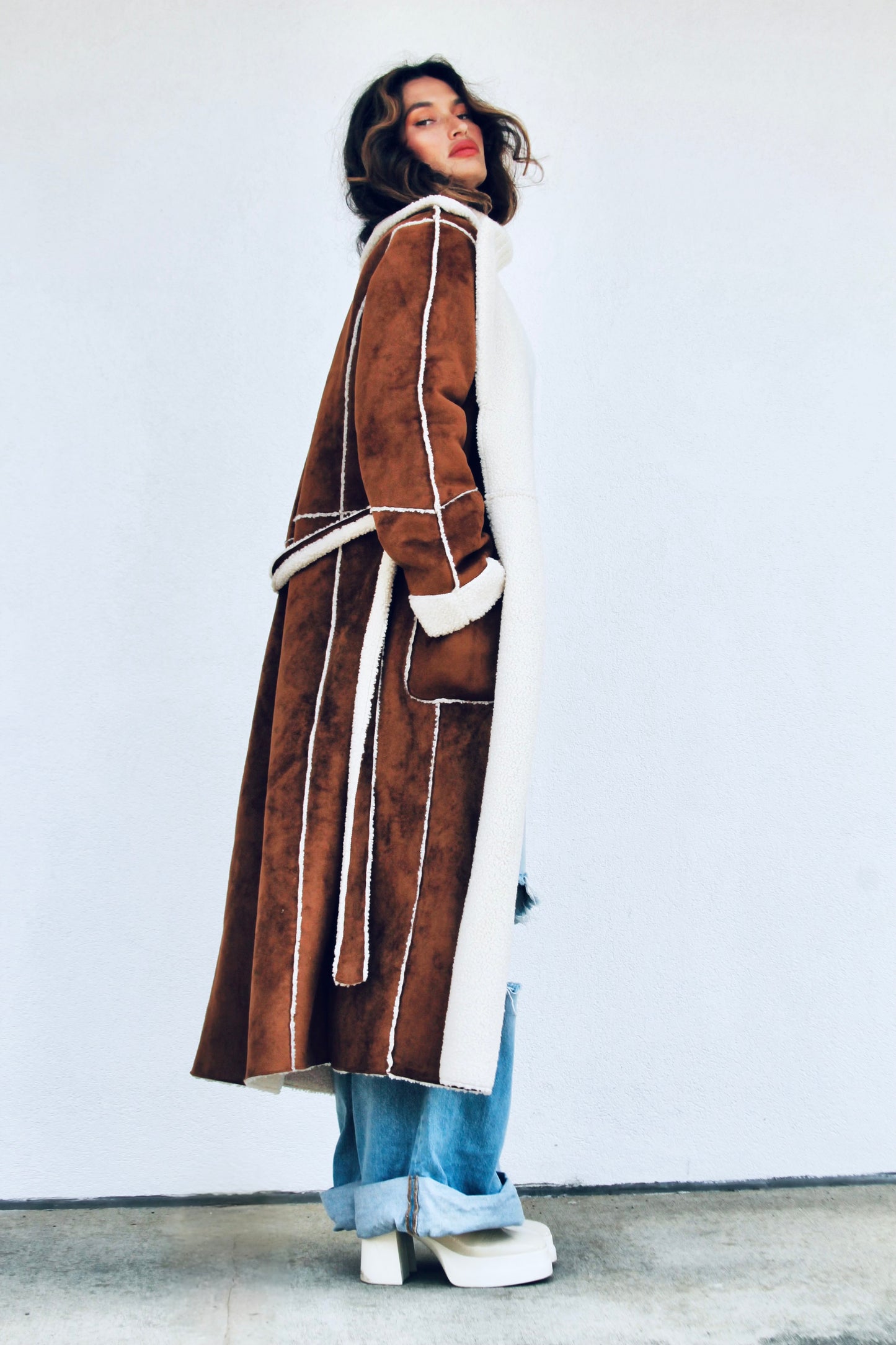 COZY MOMENTS faux suede sheepskin coat, large >> chestnut