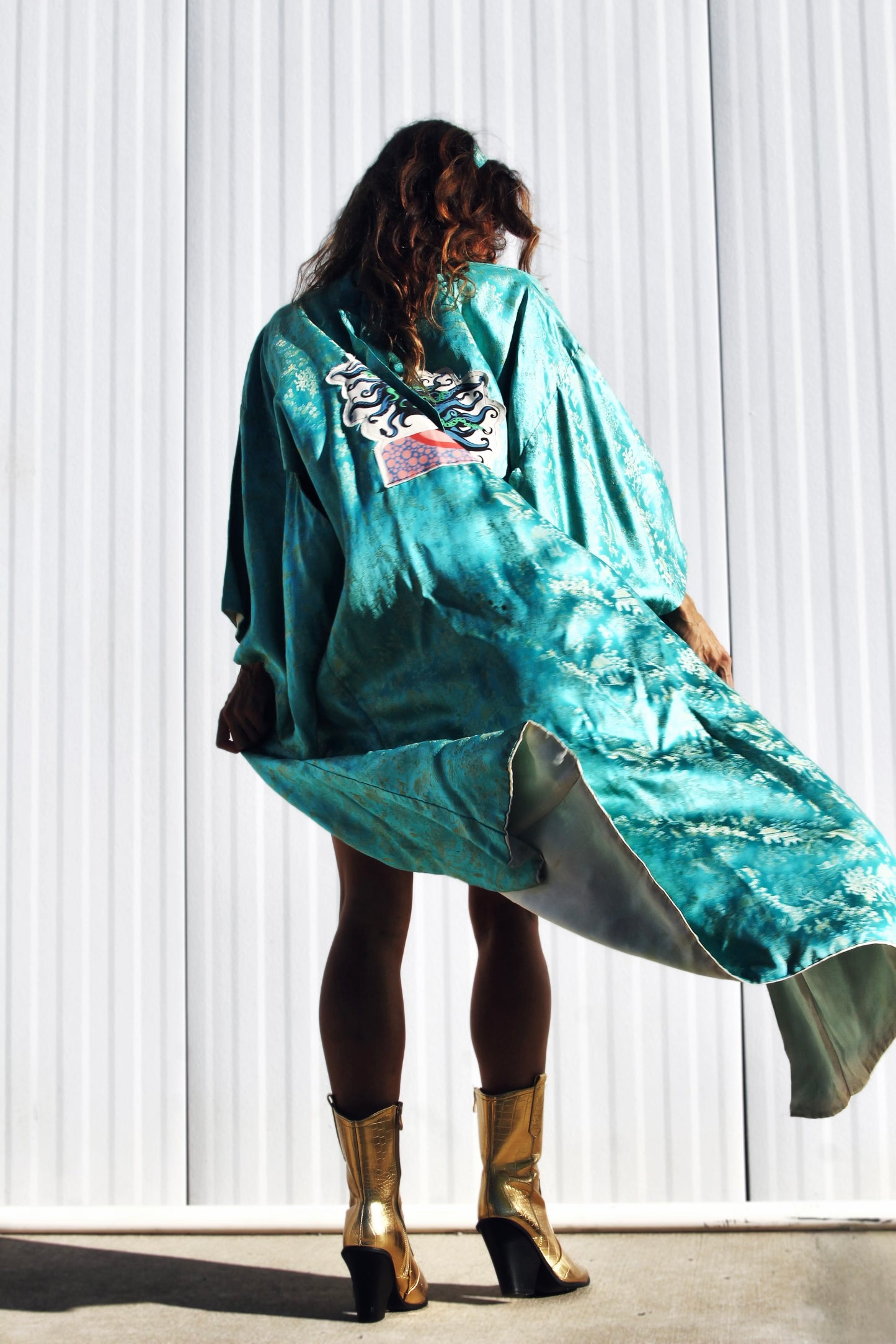 LOOKS CAN KILL custom + TRUE VINTAGE kimono *FOXY FAVE + MADE IN JAPAN* Grown >> turquoise blue + gold stitching