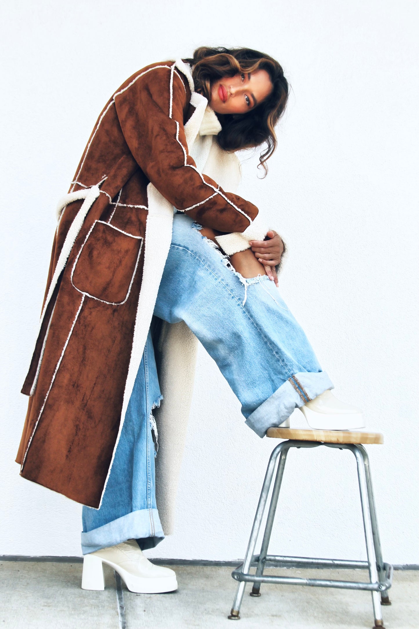 COZY MOMENTS faux suede sheepskin coat, large >> chestnut