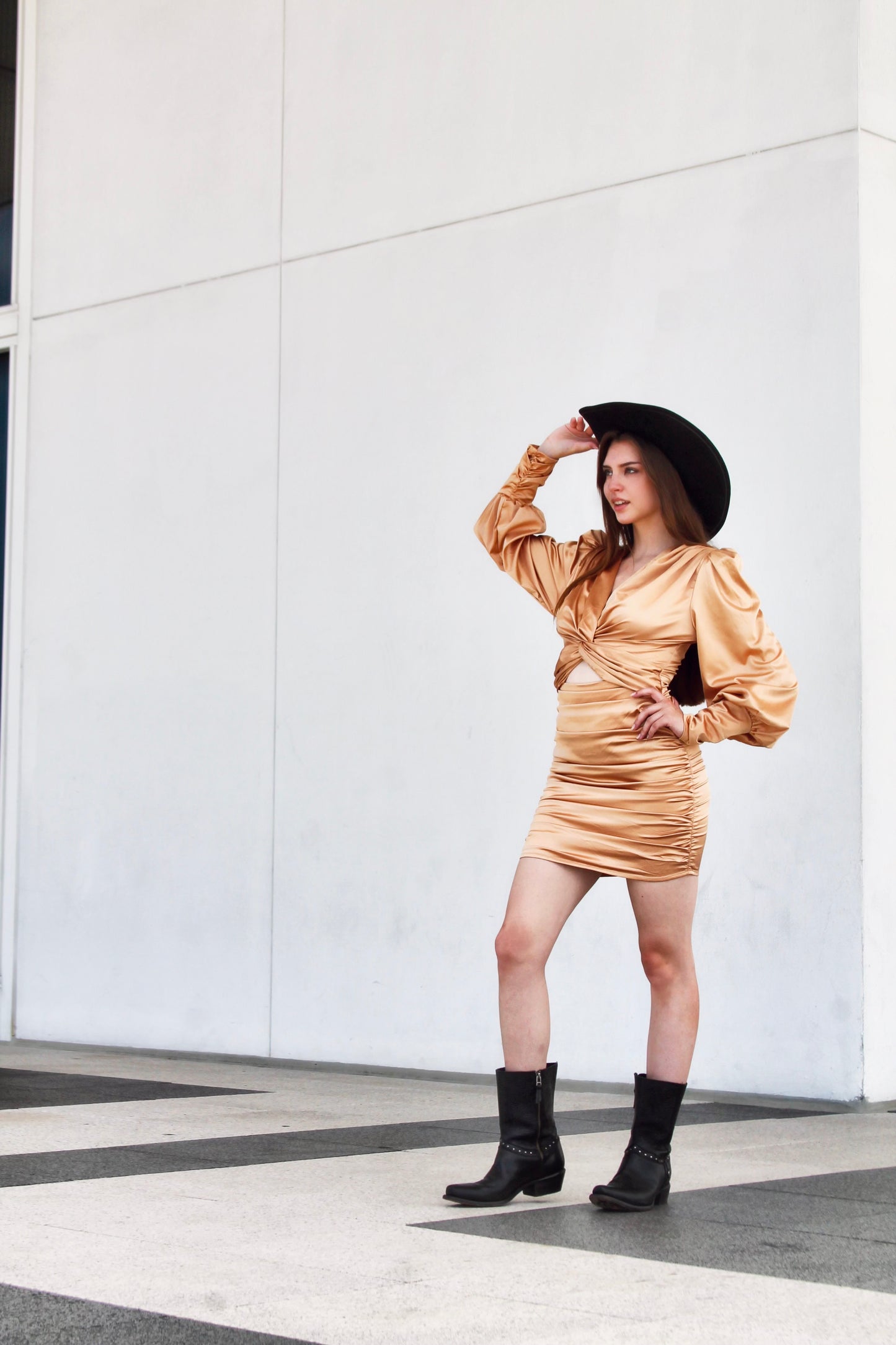 SET ABLAZE twist-cutout mini dress, size medium, Glamaker >> gold glow