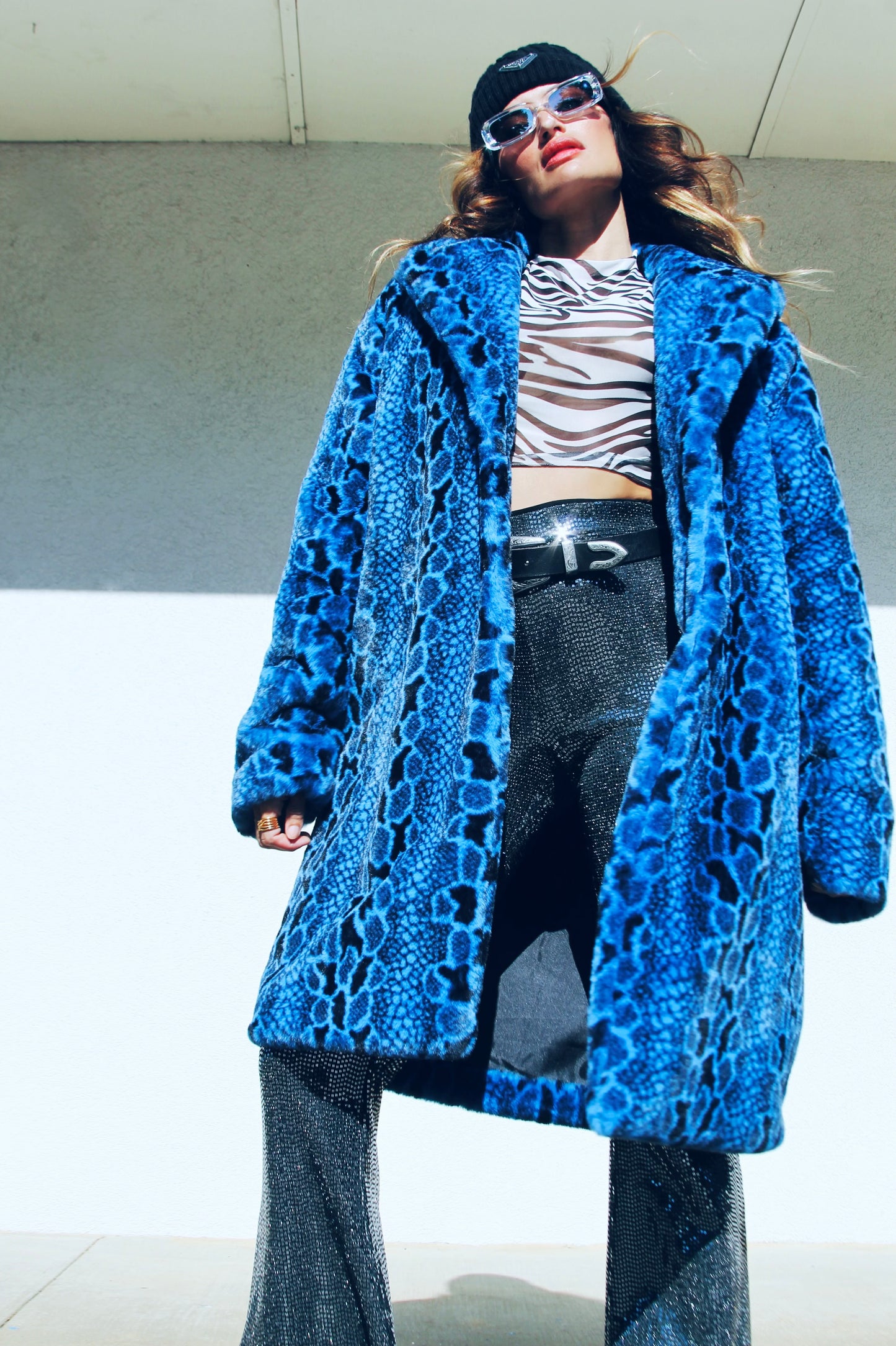 MEDUSA ultra plush + faux snake skin jacket *FOXY FAVE* men’s medium / XL women >> electric blue