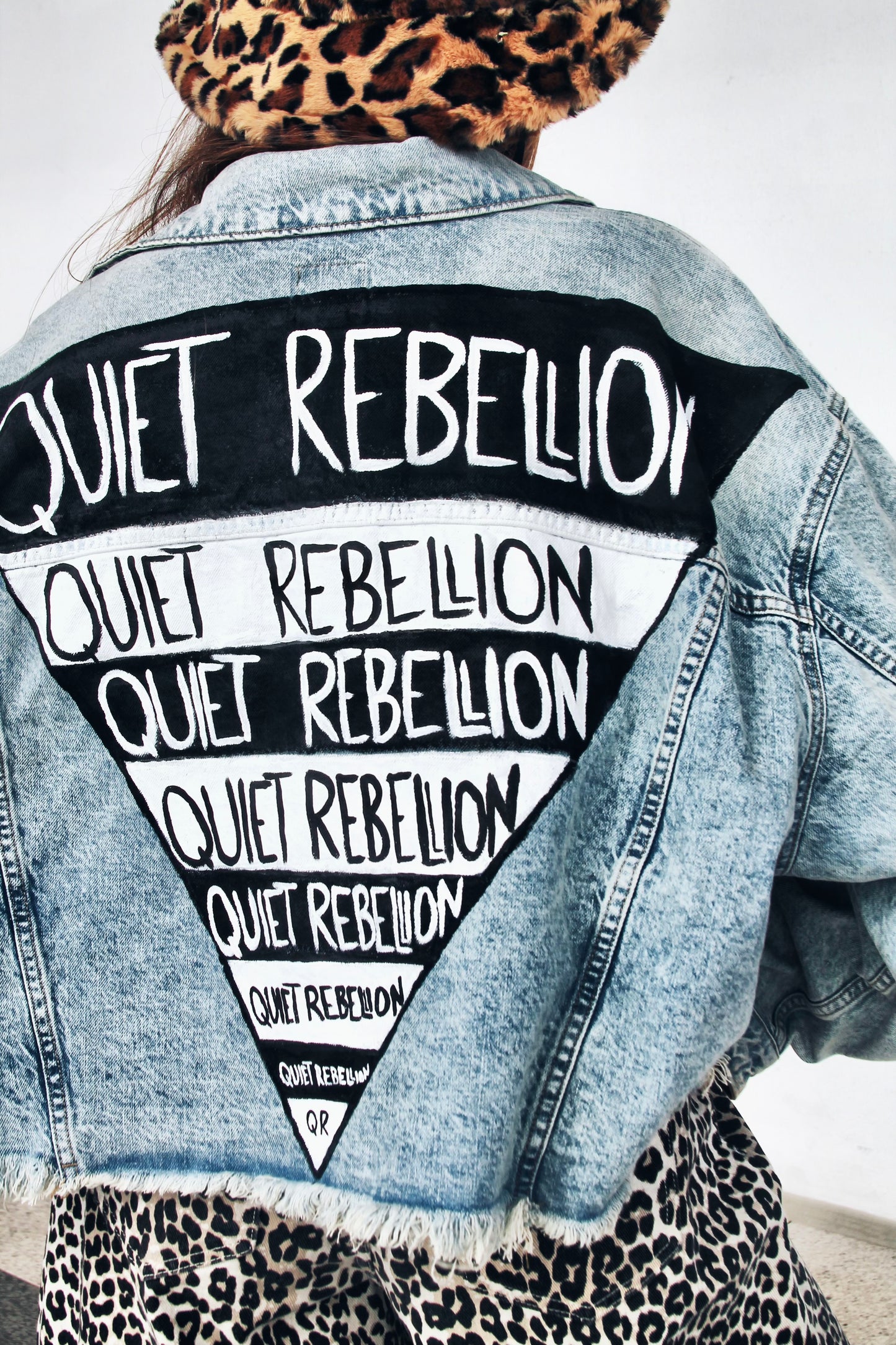 QUIET REBELLION hand painted denim jacket *FOXY FABLE ORIGINAL* XL >> light wash