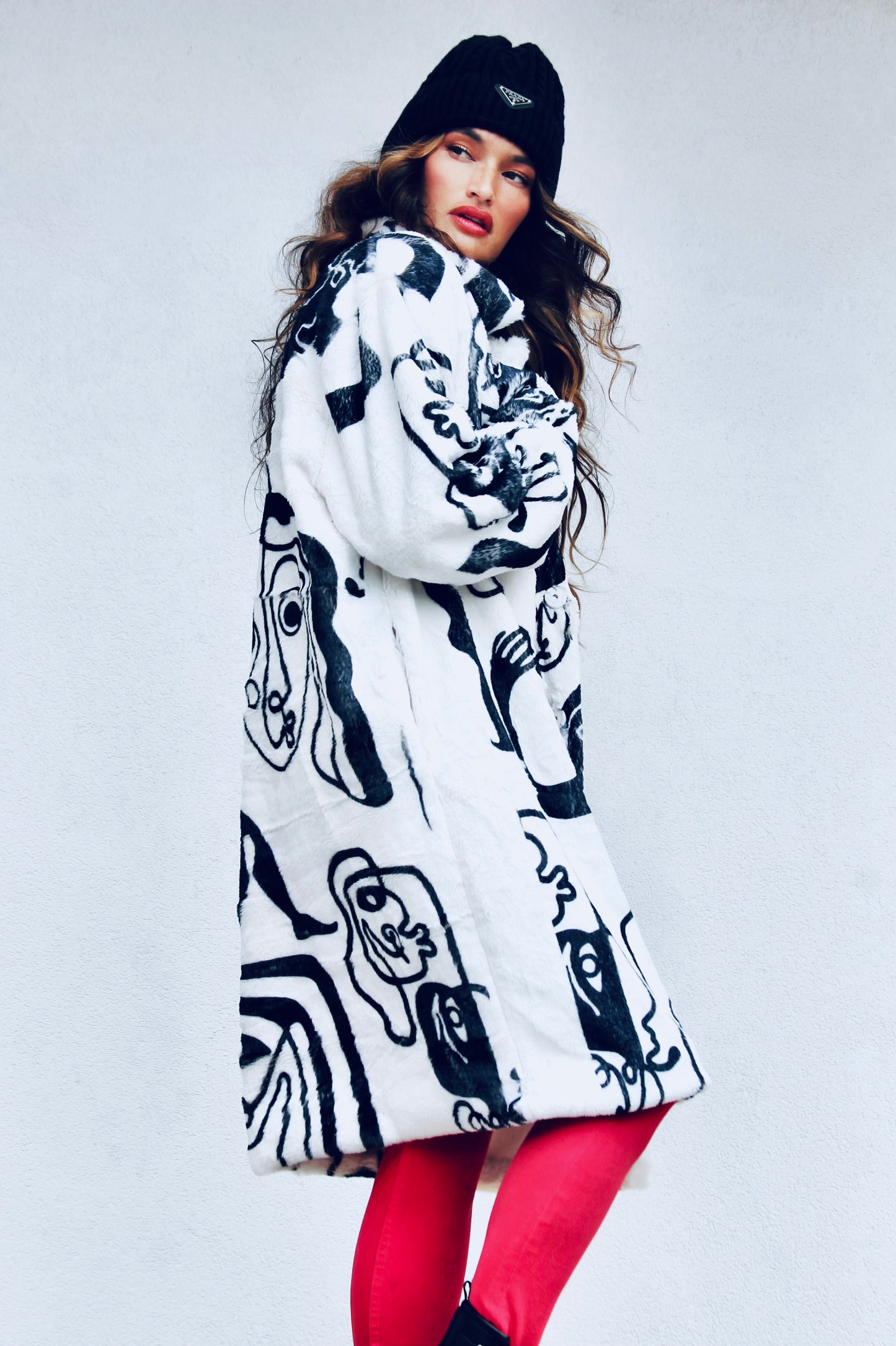 DECO VISAGE super plush + faux fur jacket, size XL>> black + white