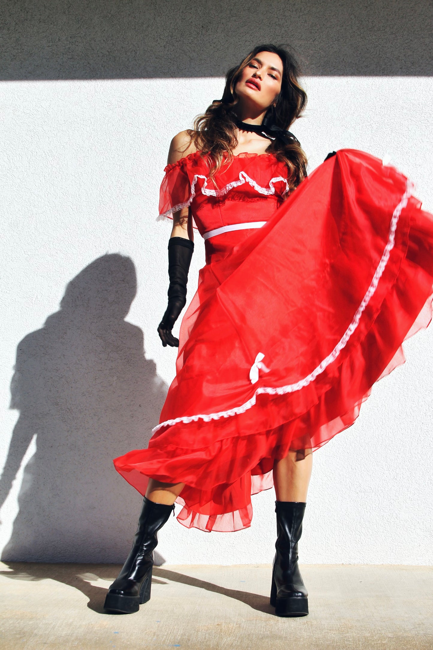 ROSES ARE RED off the shoulder midi dress *TRUE VINTAGE + FOXY FAVE* XS>> red + white accents