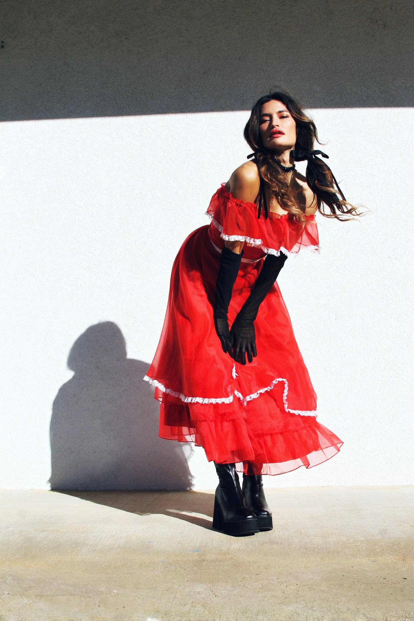 ROSES ARE RED off the shoulder midi dress *TRUE VINTAGE + FOXY FAVE* XS>> red + white accents