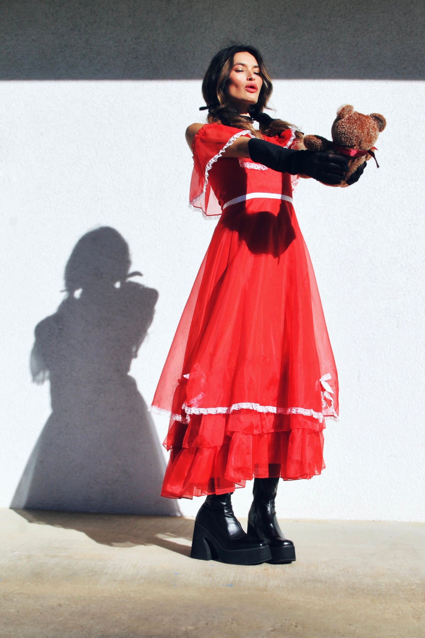 ROSES ARE RED off the shoulder midi dress *TRUE VINTAGE + FOXY FAVE* XS>> red + white accents