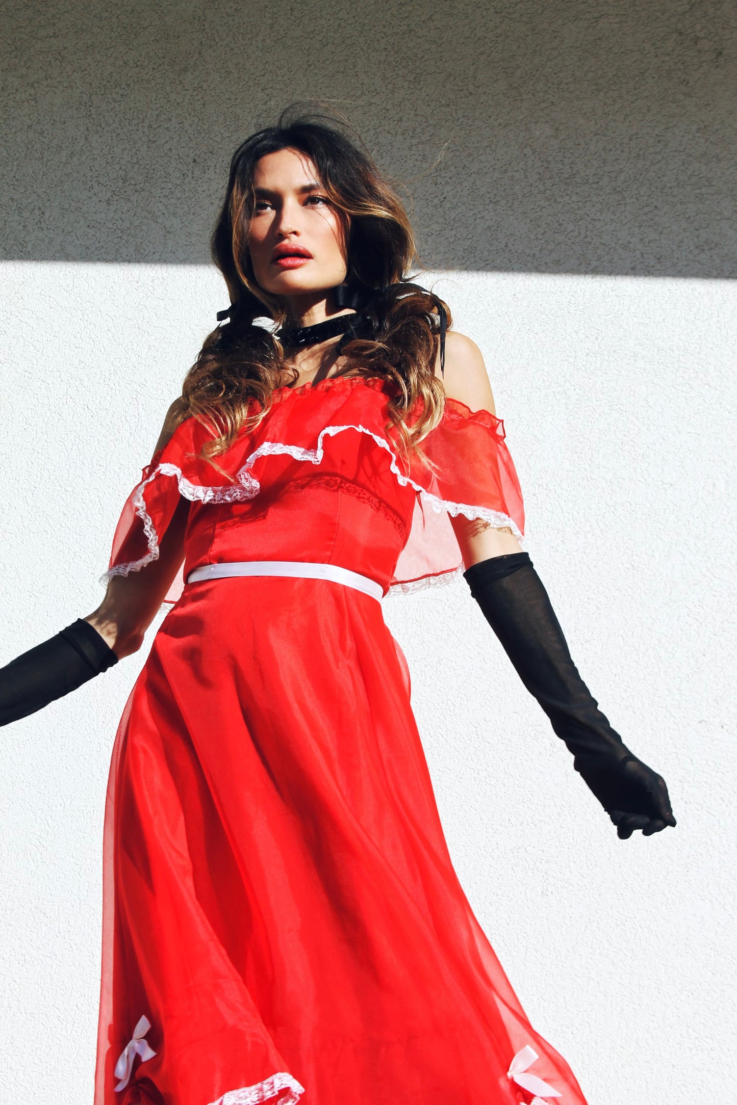 ROSES ARE RED off the shoulder midi dress *TRUE VINTAGE + FOXY FAVE* XS>> red + white accents