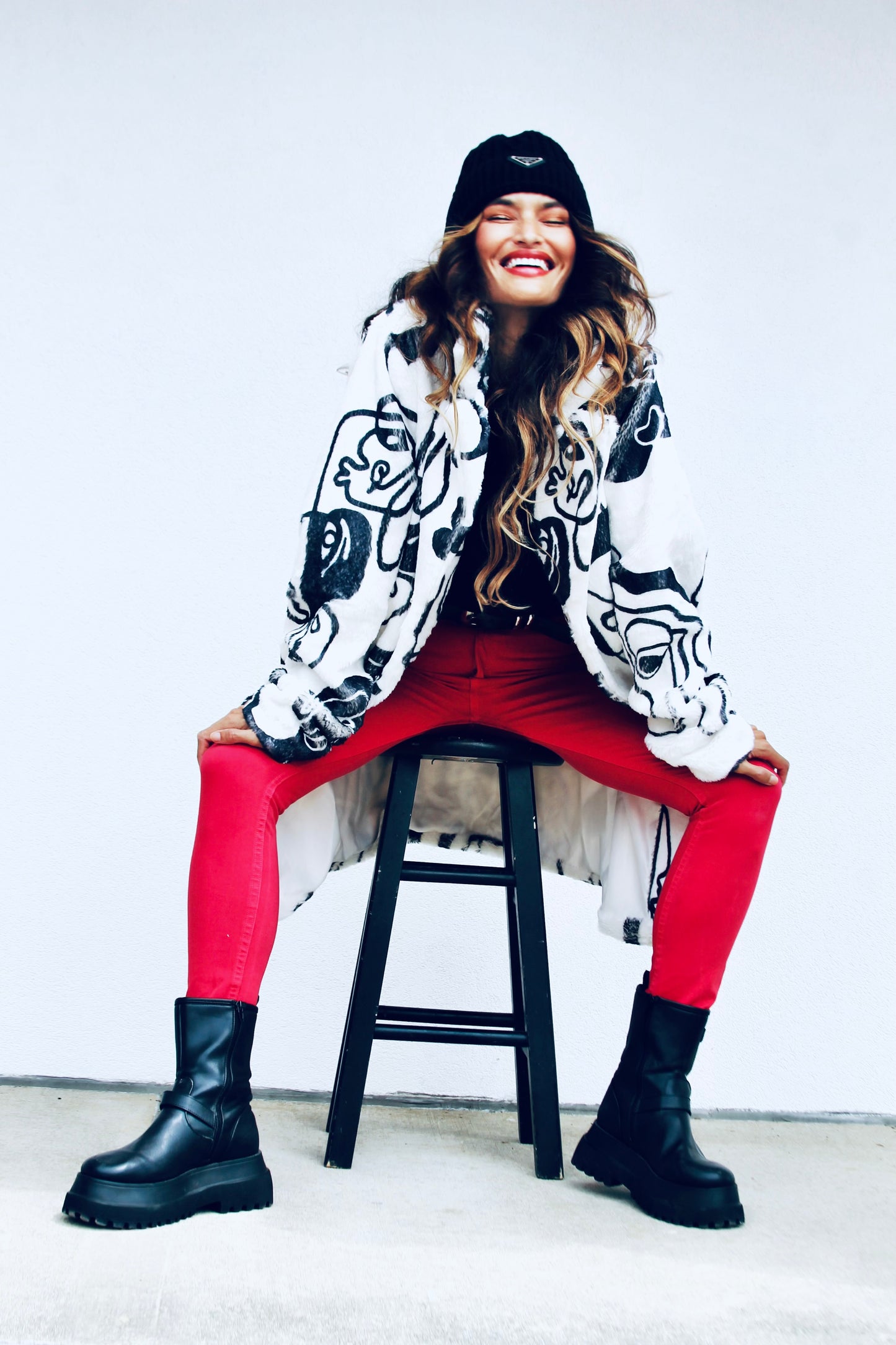 DECO VISAGE super plush + faux fur jacket, size XL>> black + white