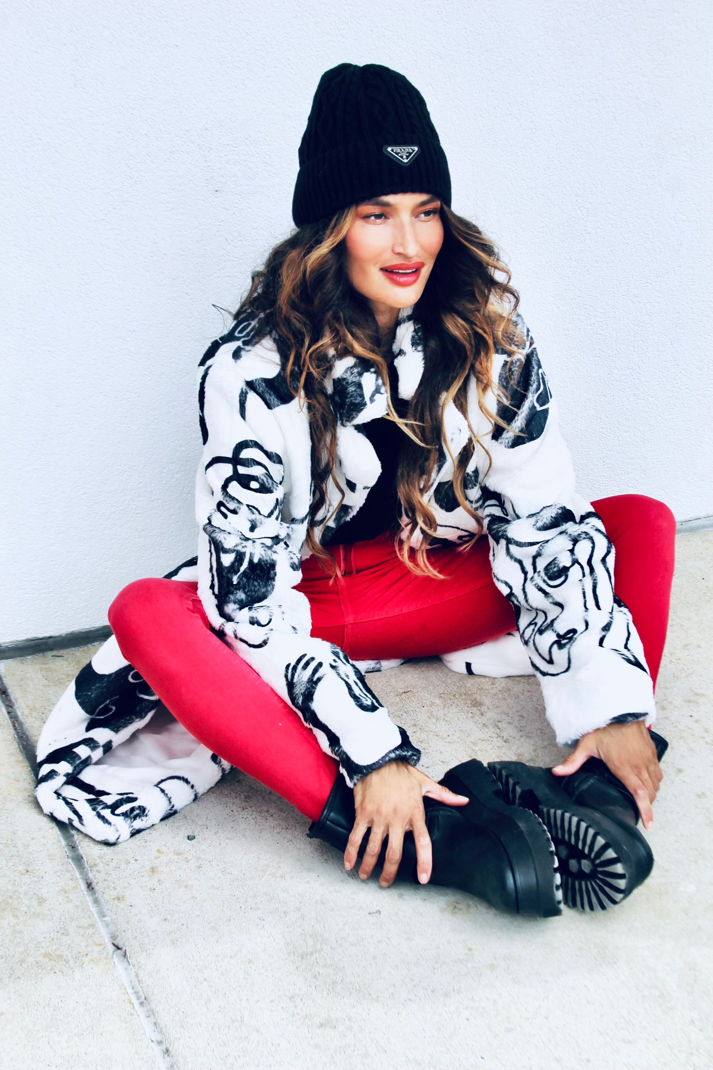 DECO VISAGE super plush + faux fur jacket, size XL>> black + white