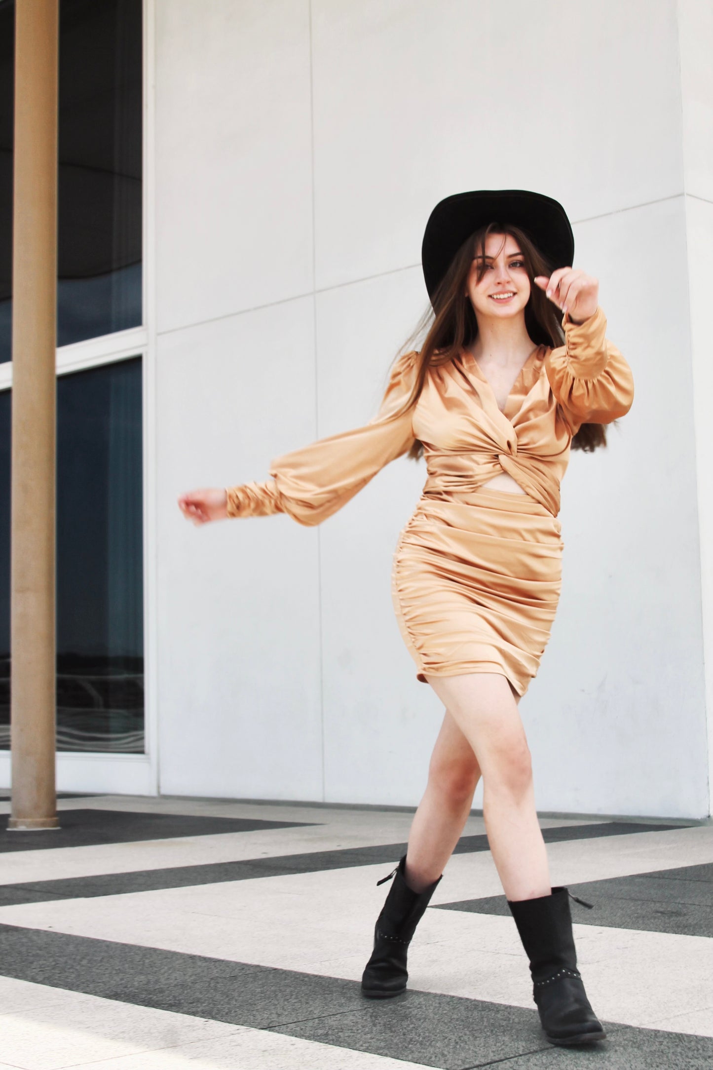 SET ABLAZE twist-cutout mini dress, size medium, Glamaker >> gold glow