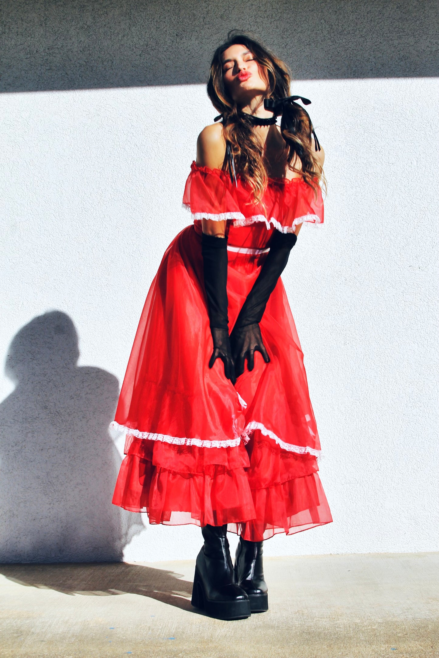 ROSES ARE RED off the shoulder midi dress *TRUE VINTAGE + FOXY FAVE* XS>> red + white accents
