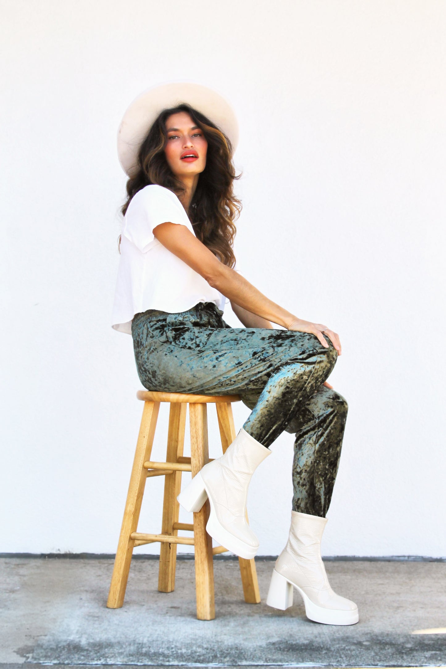 GLAMLETIC velvet joggers, medium >> sage