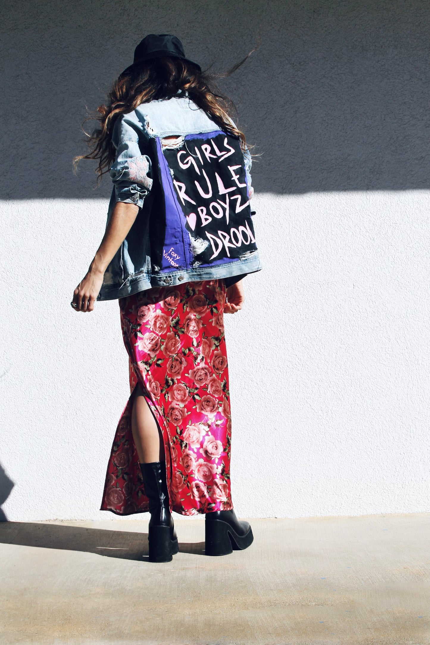 GIRLS RULE BOYZ DROOL hand painted distressed denim jacket, small *FOXY FABLE ORIGINAL + FOXY FAVE* >> light wash + floral