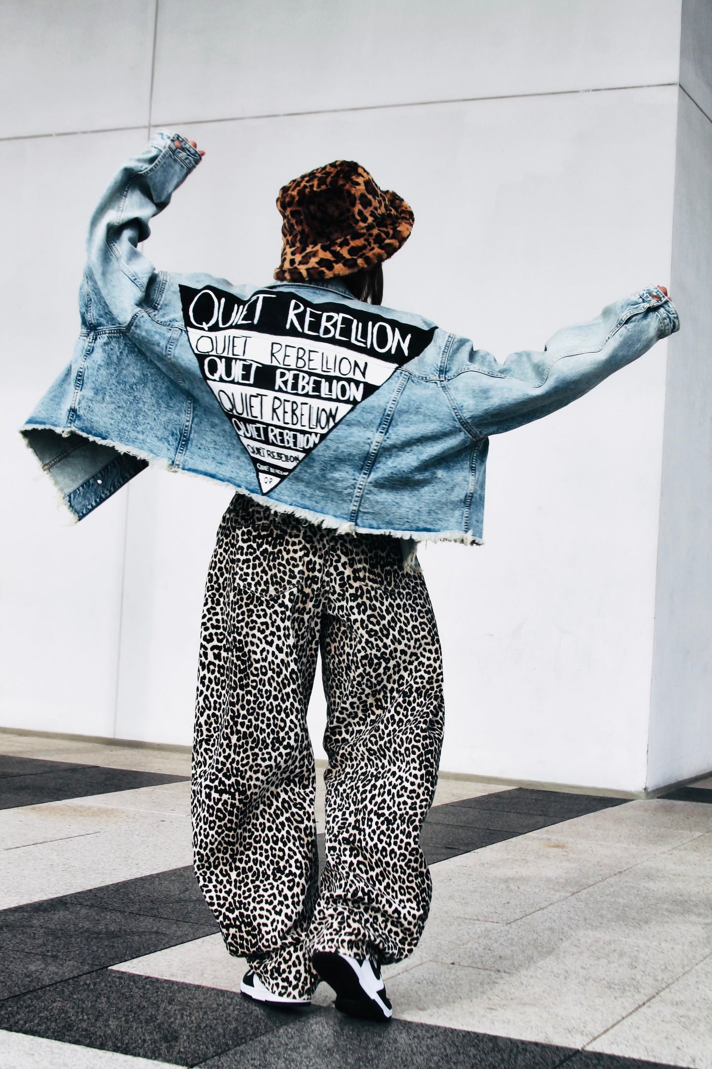 QUIET REBELLION hand painted denim jacket *FOXY FABLE ORIGINAL* XL >> light wash