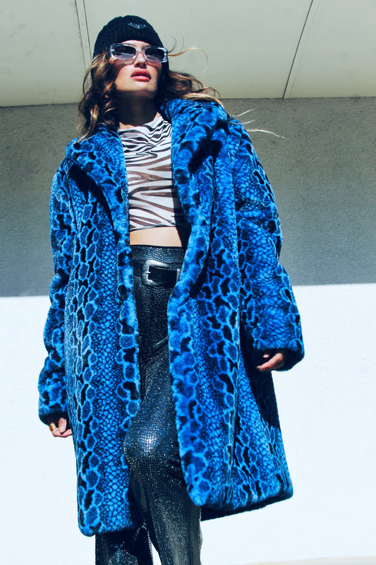 MEDUSA ultra plush + faux snake skin jacket *FOXY FAVE* men’s medium / XL women >> electric blue