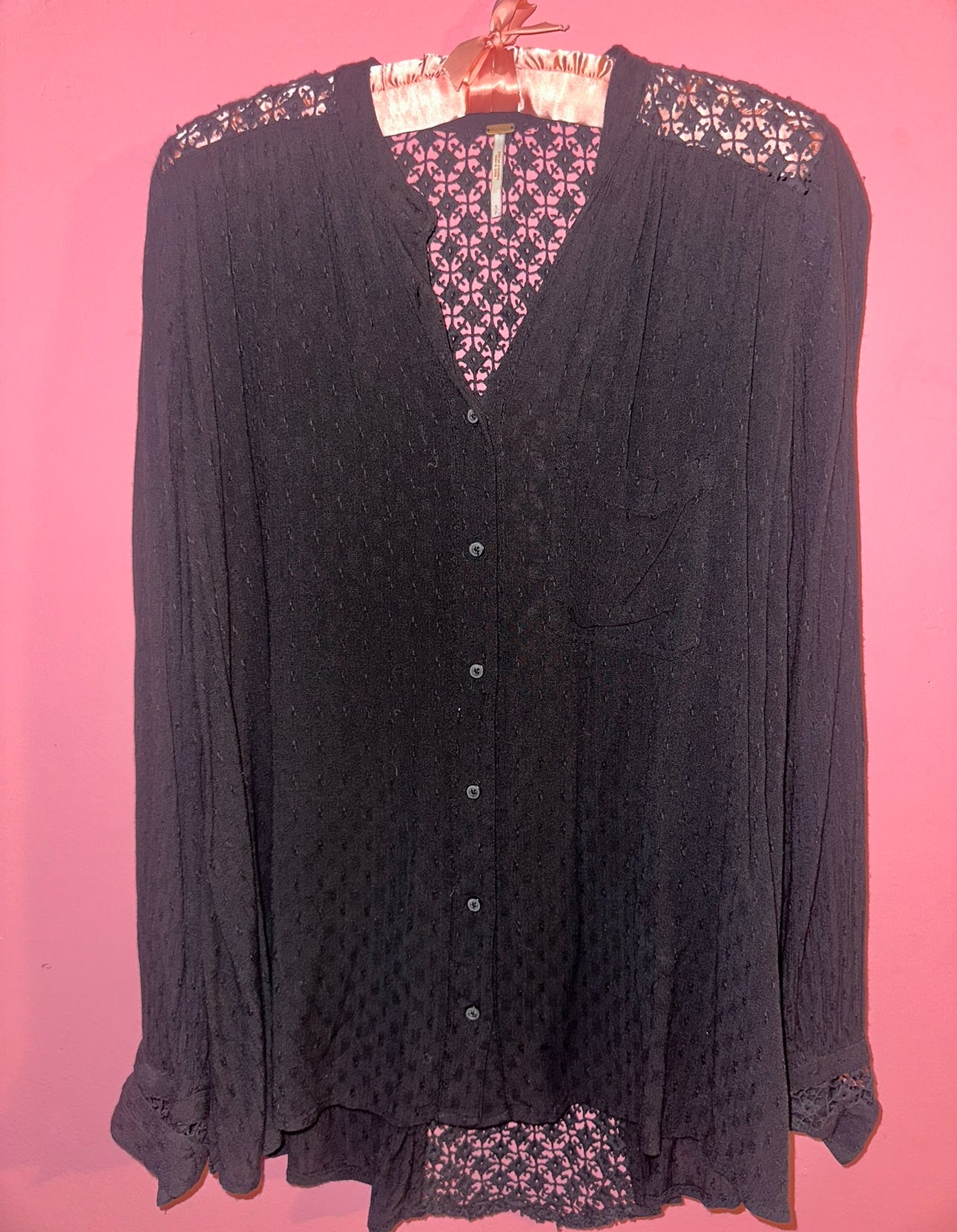 BIG HEART knit button down top, small *FREE PEOPLE* >> black