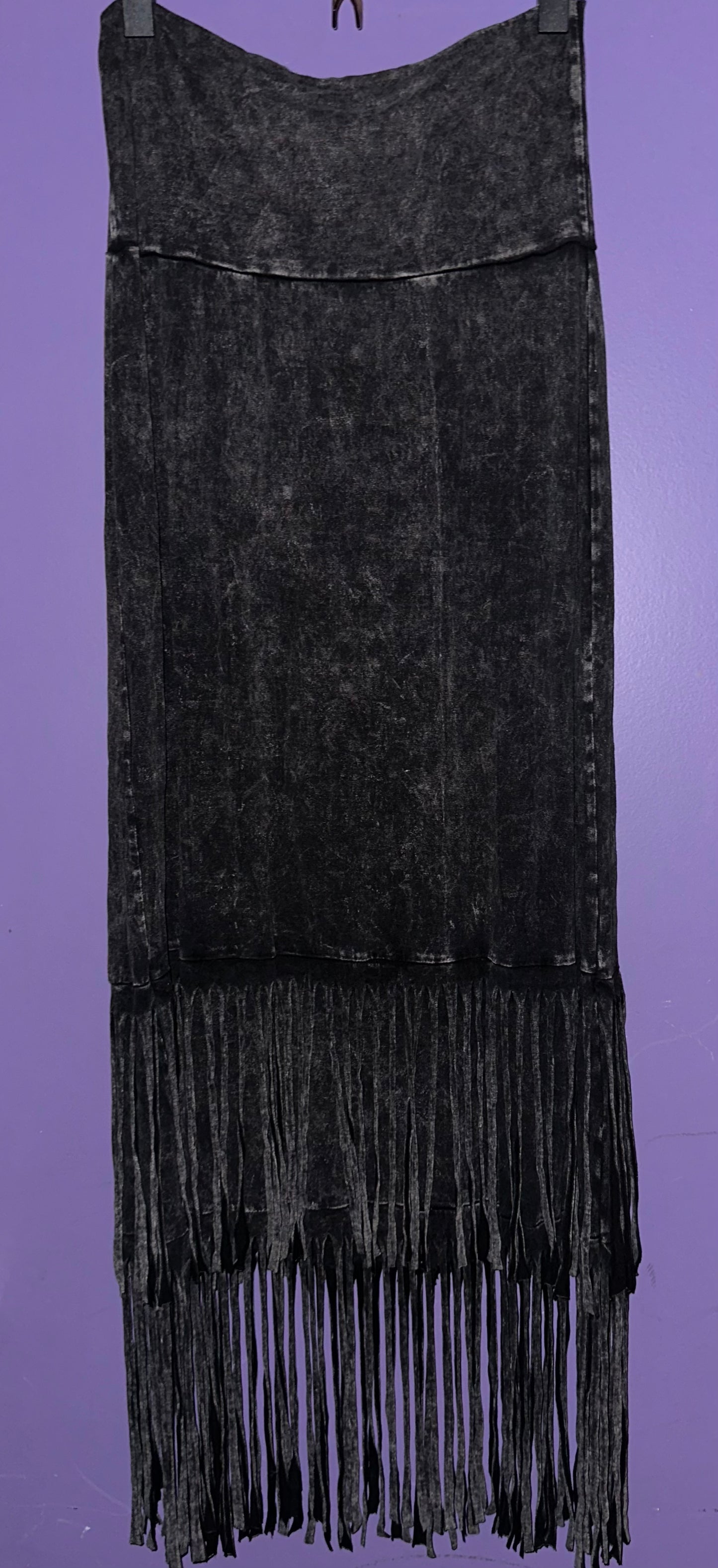 NIGHT OUT acid wash fringe midi skirt, large >> black