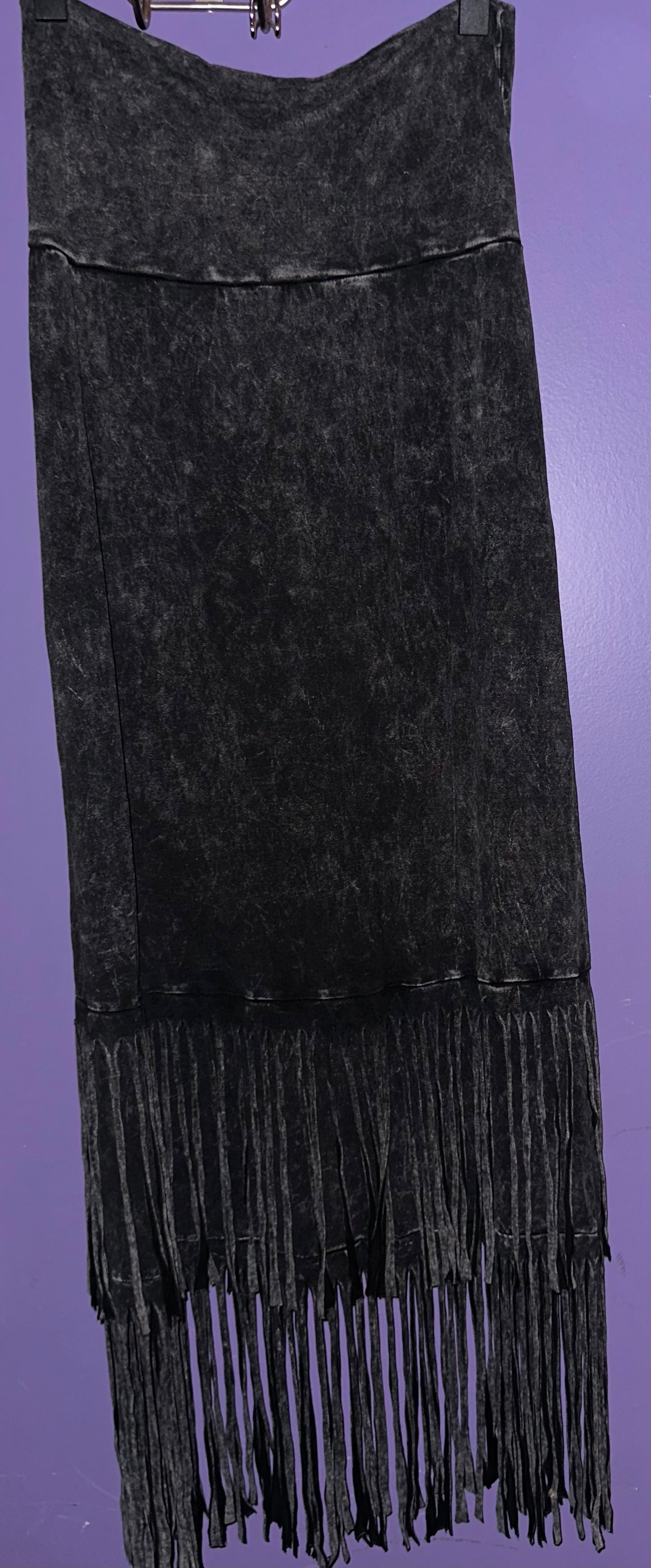 NIGHT OUT acid wash fringe midi skirt, large >> black