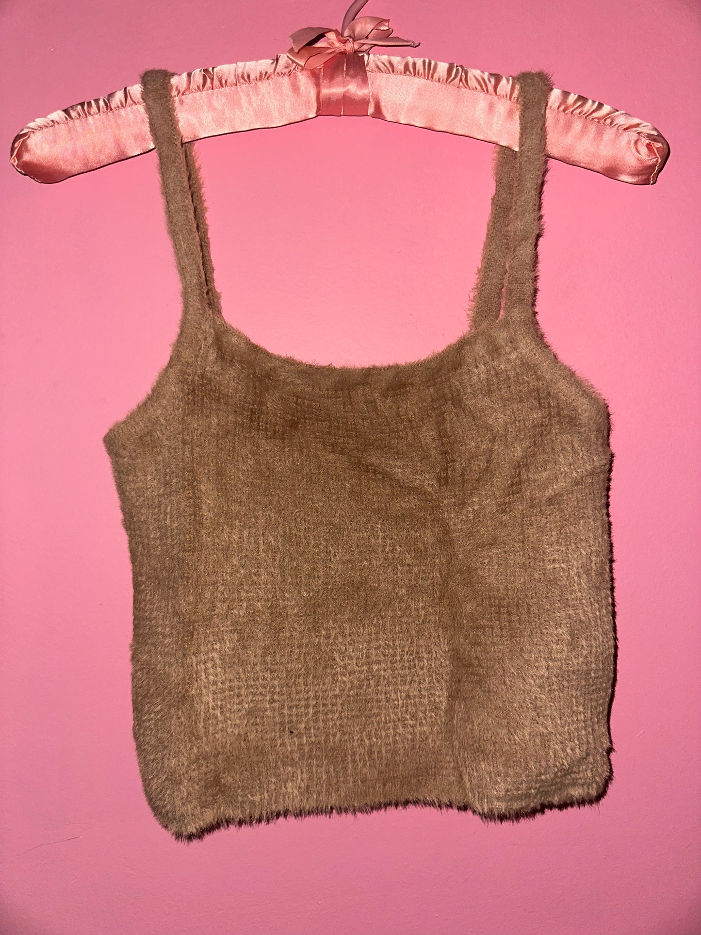 SHAKEN ESPRESSO fuzzy crop tank, small >> cocoa