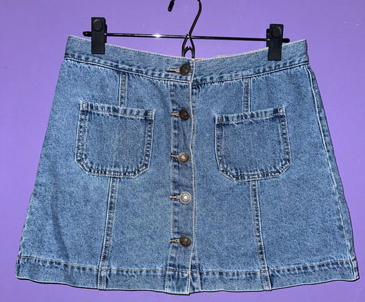 Y2K BAE denim mini skirt, size 27 >> medium wash