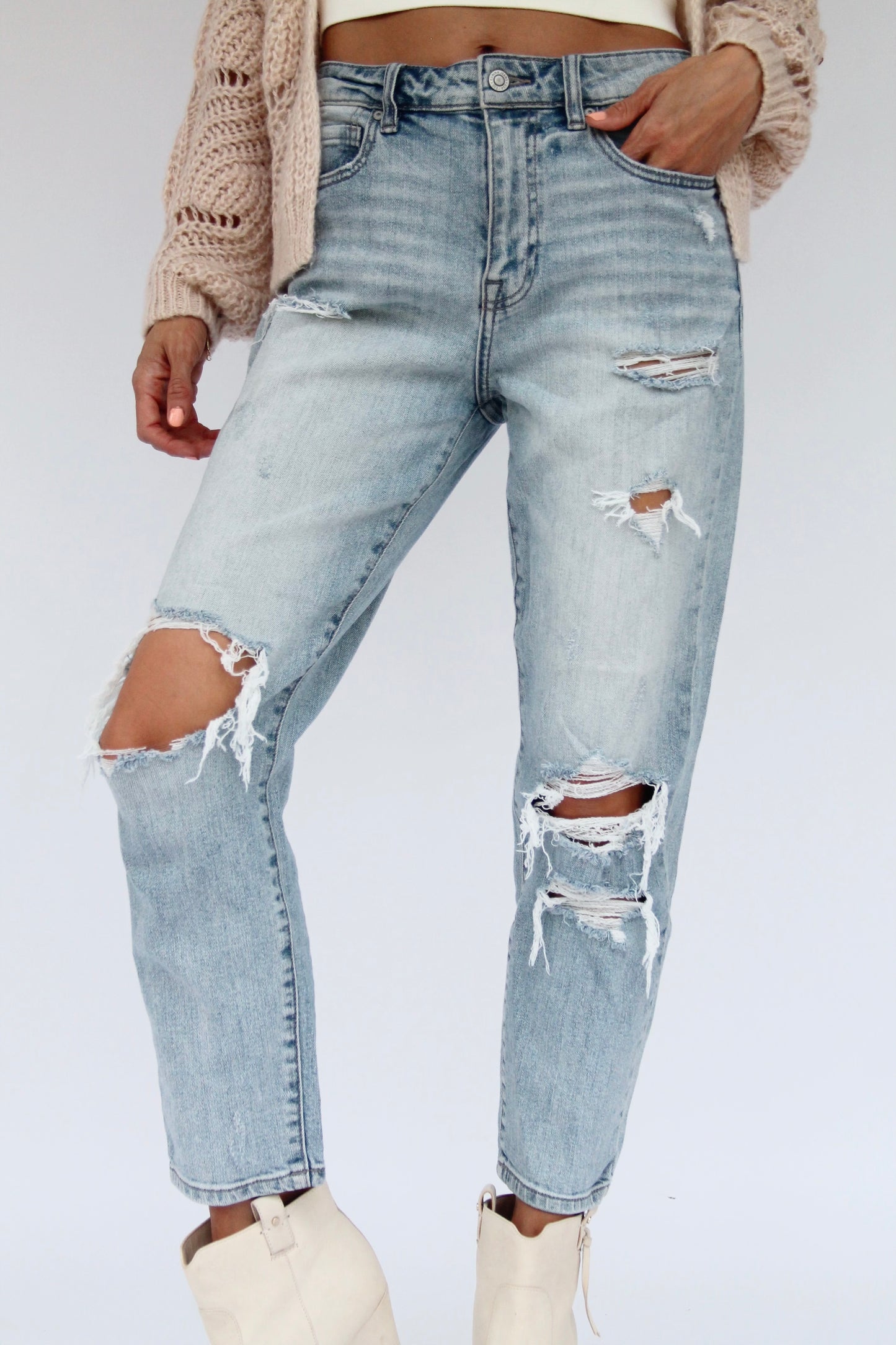 Never Miss a Beat distressed denim